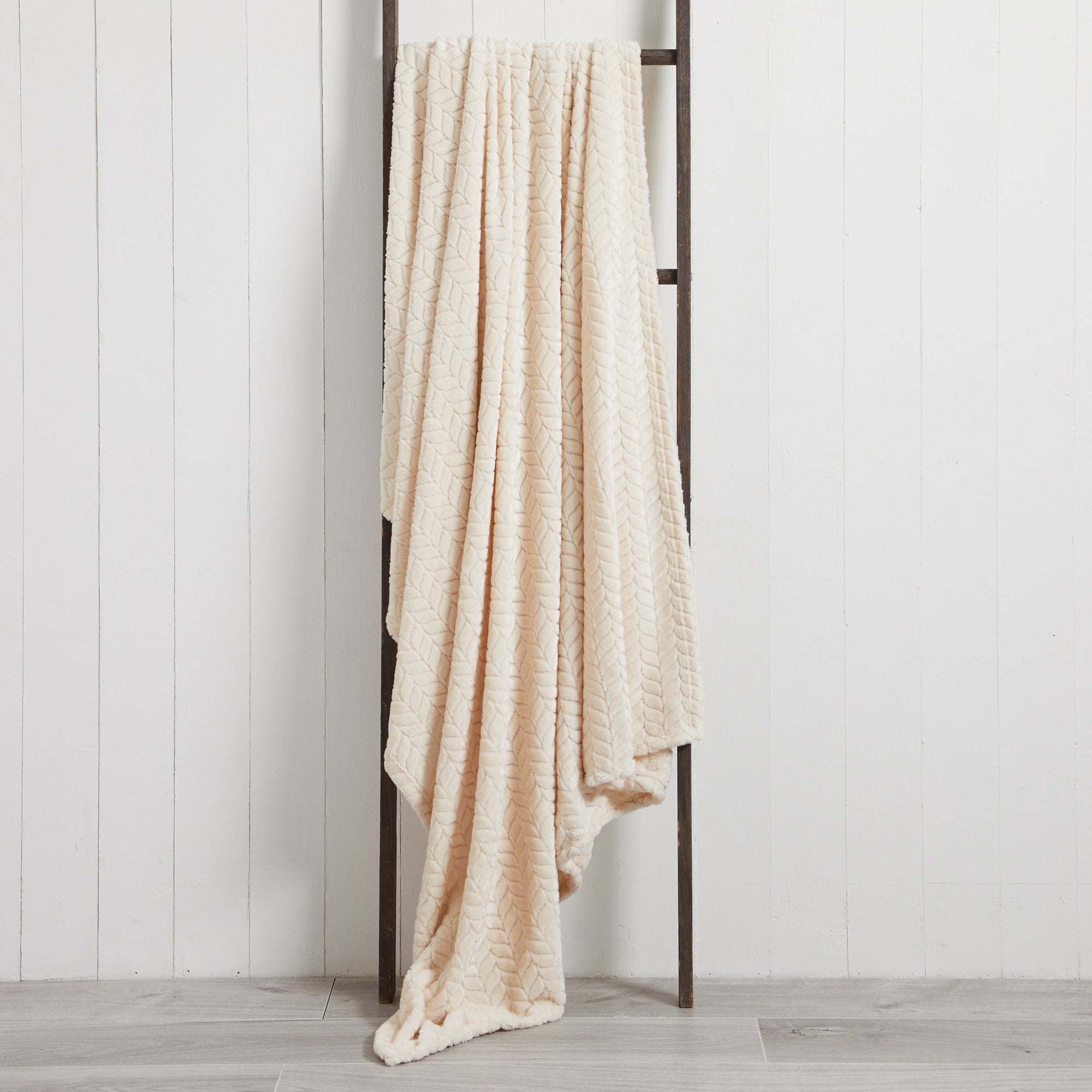 Amelia Fleece 150cm x 200cm Throw Cream
