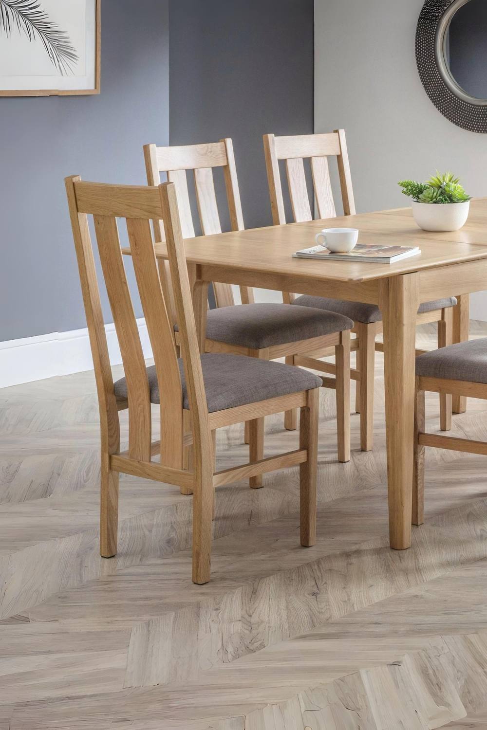 Julian Bowen Cotswold Dining Chair (Set of 2) in Light Oak