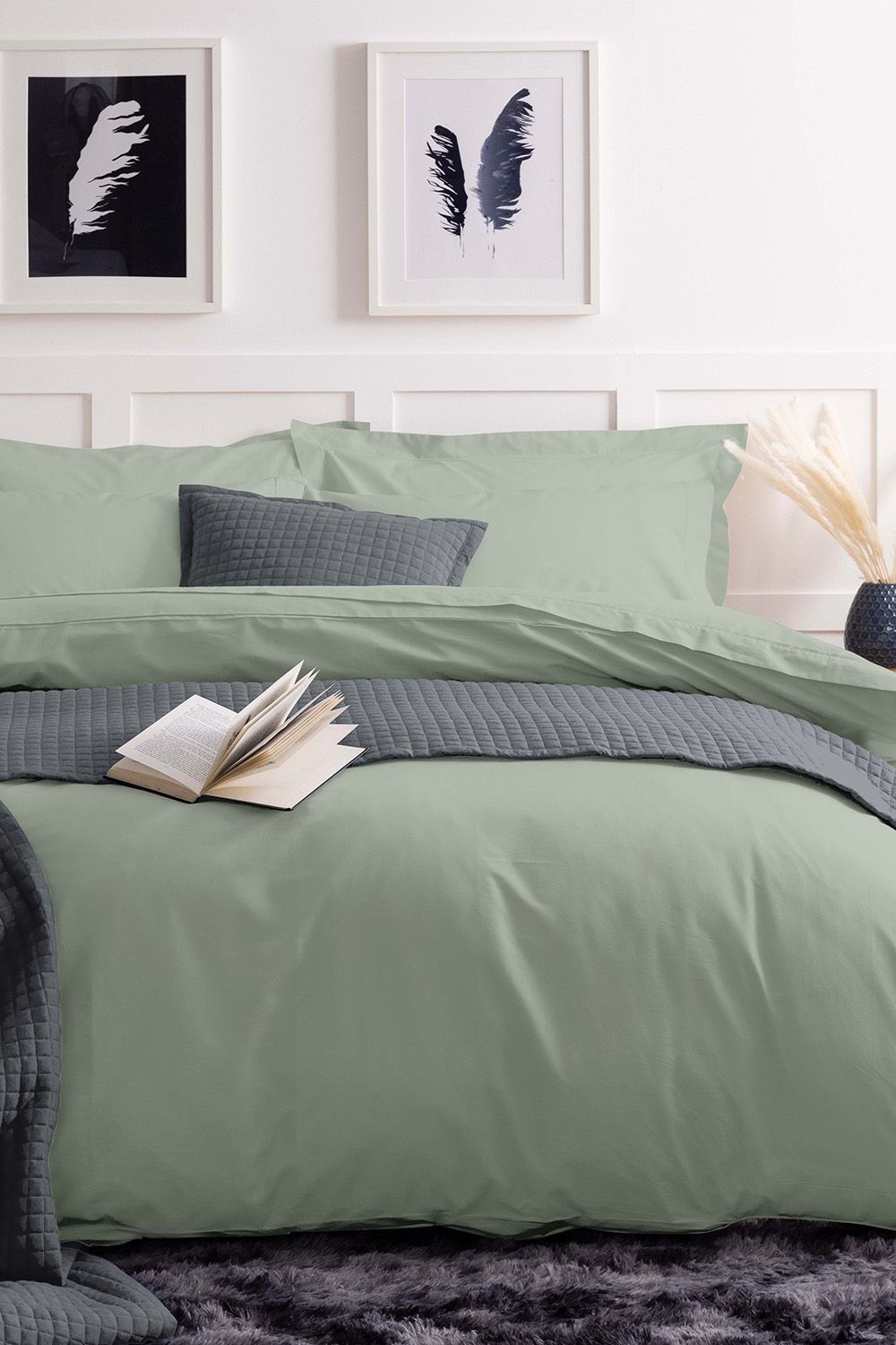 Belledorm Easy Care 200 Thread Count Cotton Polyester Percale Duvet Cover in Pale Green