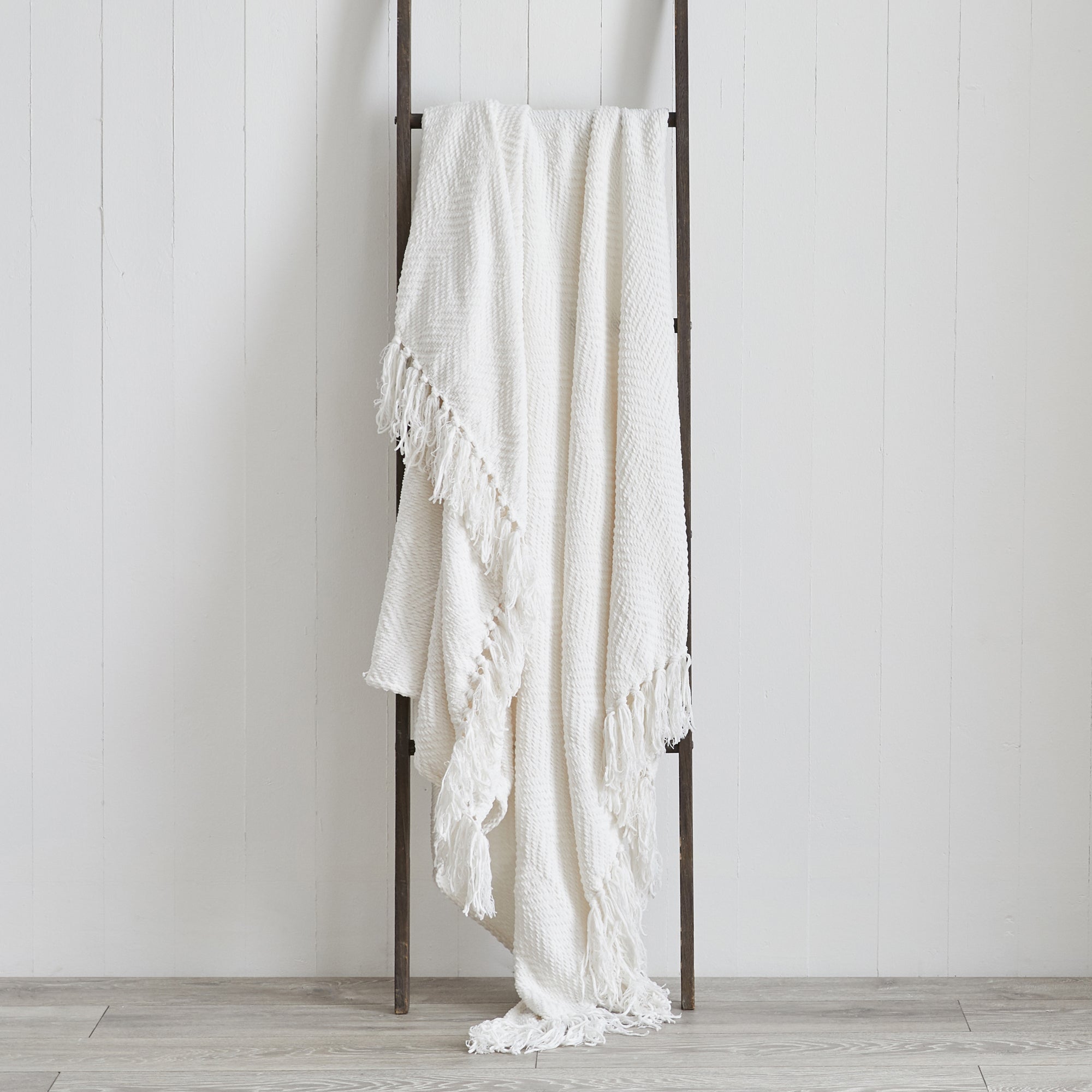 Carlisle Chevron 130cm x 180cm Throw Cream