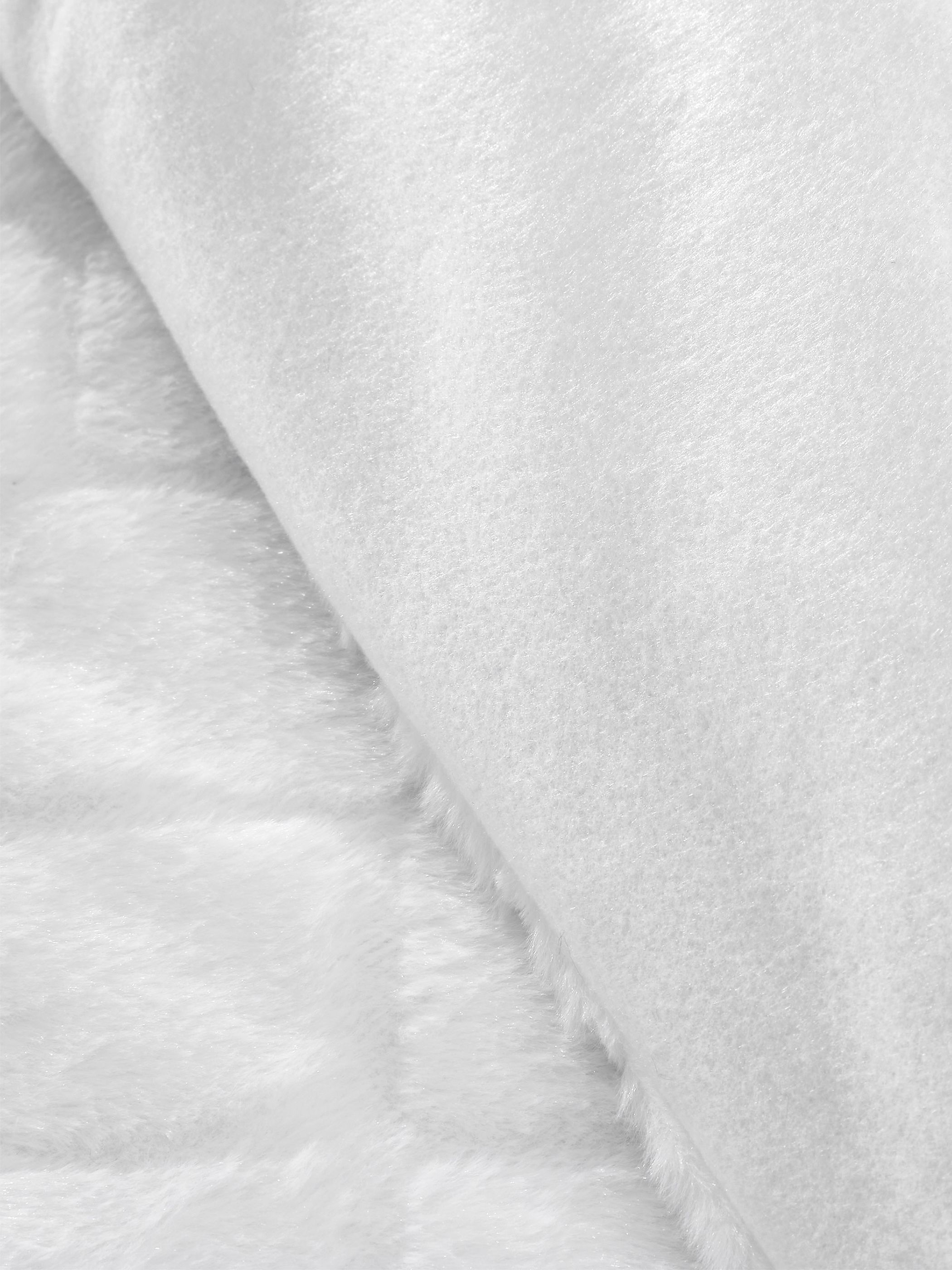 Catherine Lansfield 'Cosy Diamond' Soft & Warm Faux Fur Fleece Duvet Cover Set in White 3
