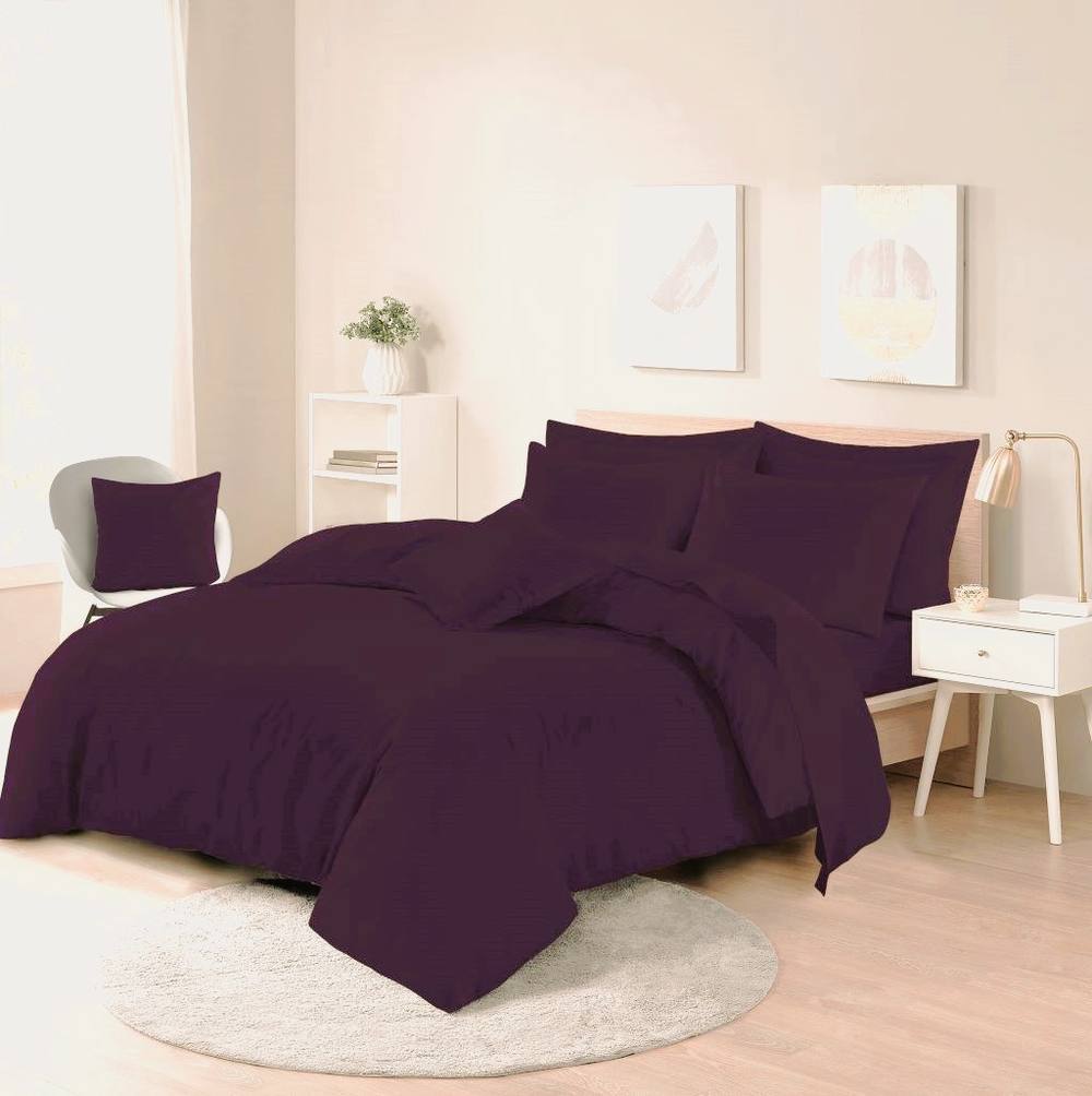 Homes-Linen Plain Dyed Polycotton Duvet Cover Set with Pillowcases in Plum