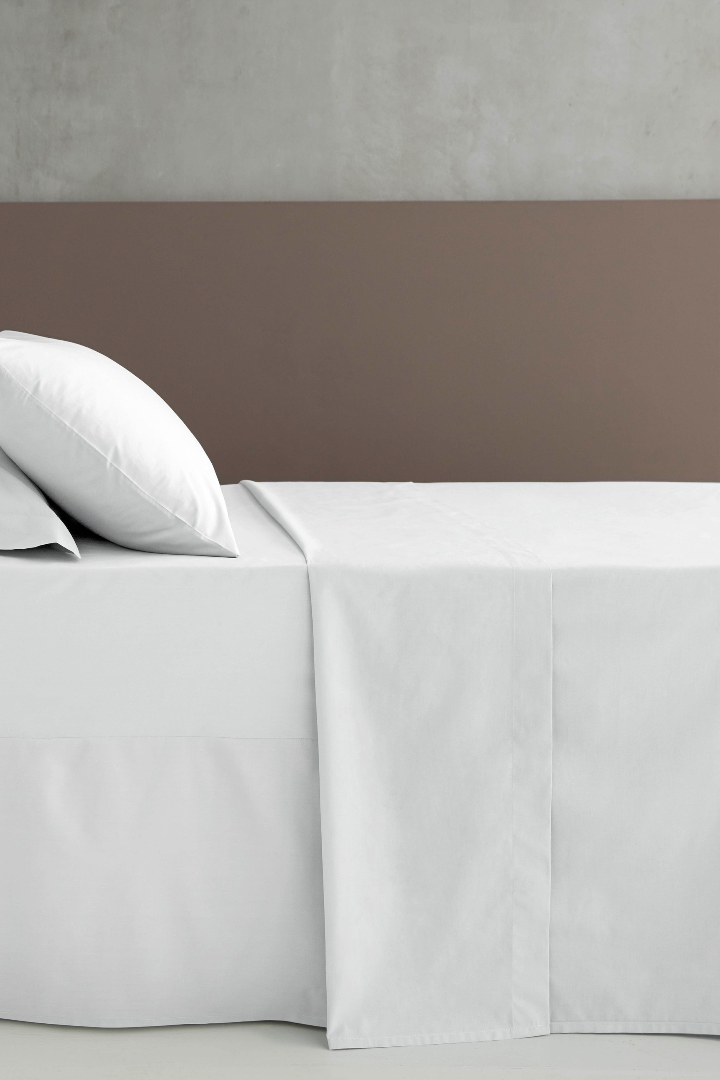Catherine Lansfield 'Easy Iron Percale' Flat Sheets in White 2
