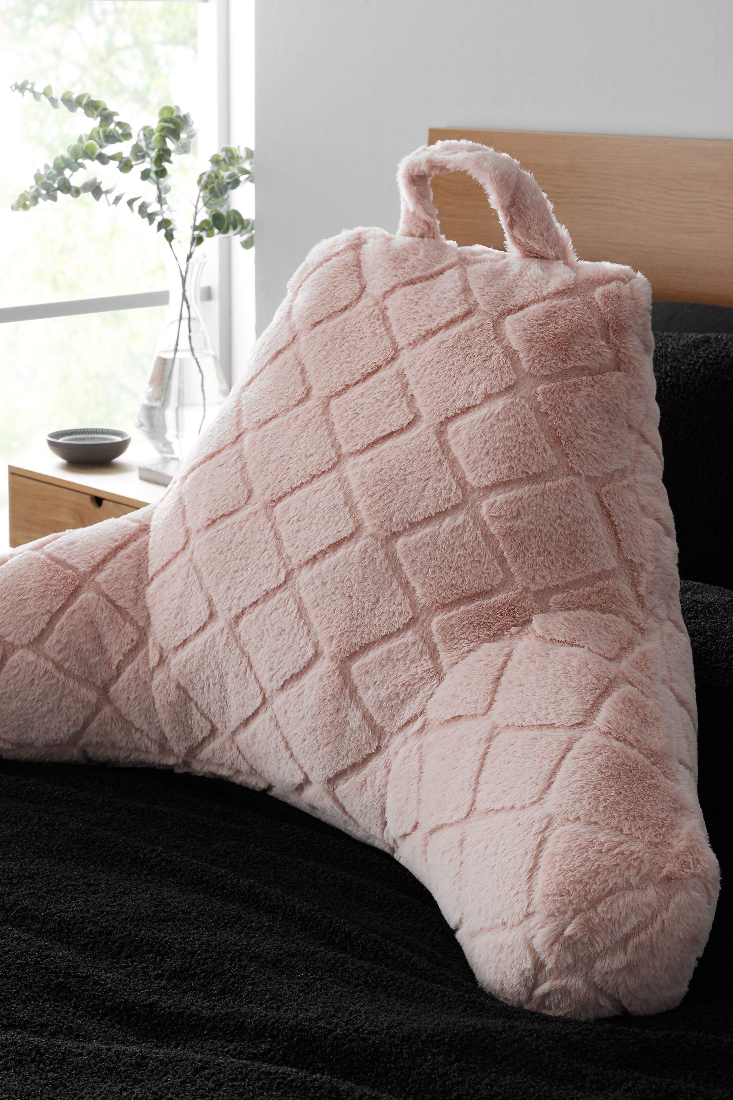 Catherine Lansfield 'Cosy Diamond' Cushion in Pink