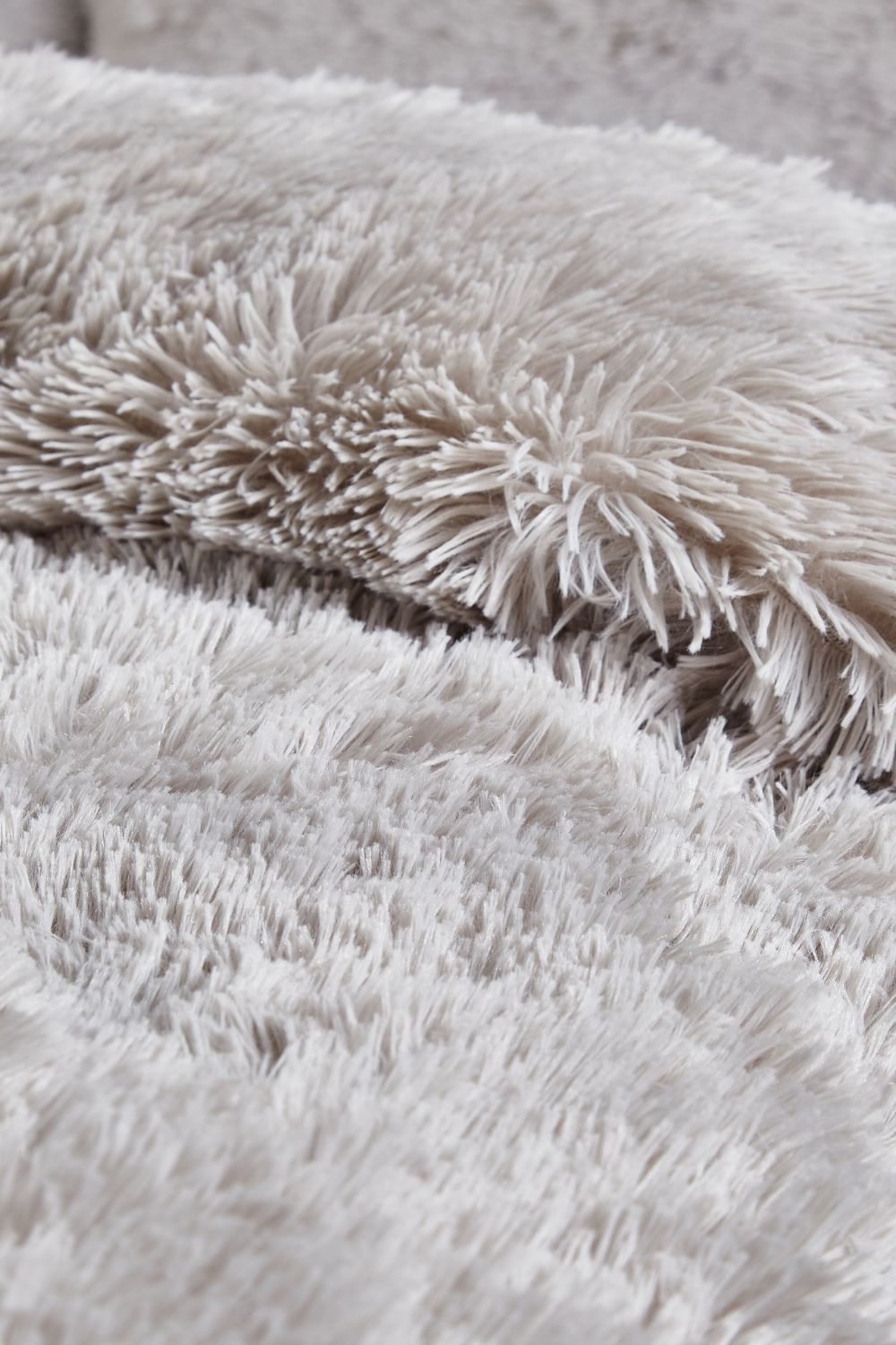 Catherine Lansfield 'Cuddly' Faux Fur Duvet Set in Silver 3