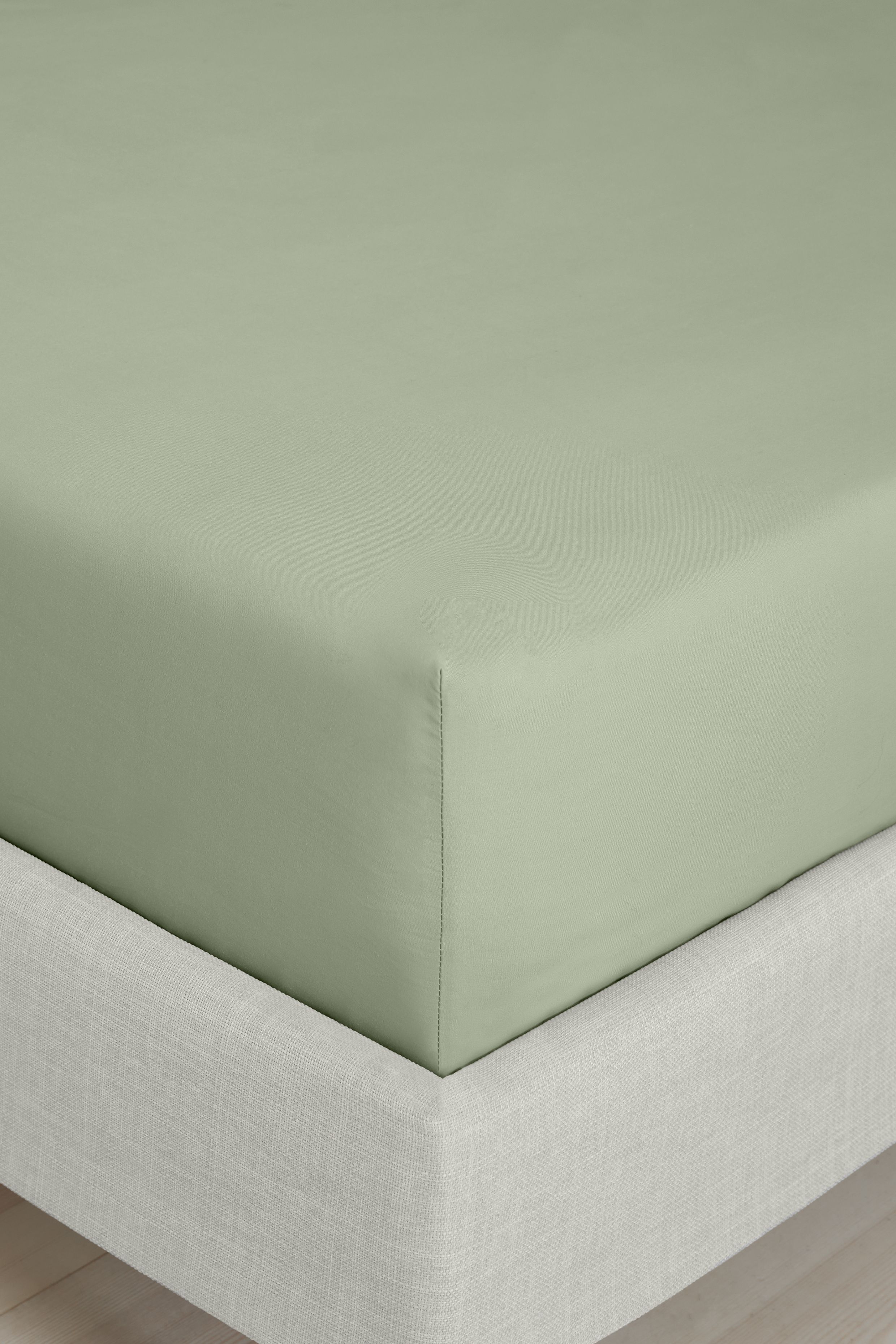 Bianca 200 Thread Count Cotton Percale 32cm Depth Sheet in Green | Size: Super King Fitted