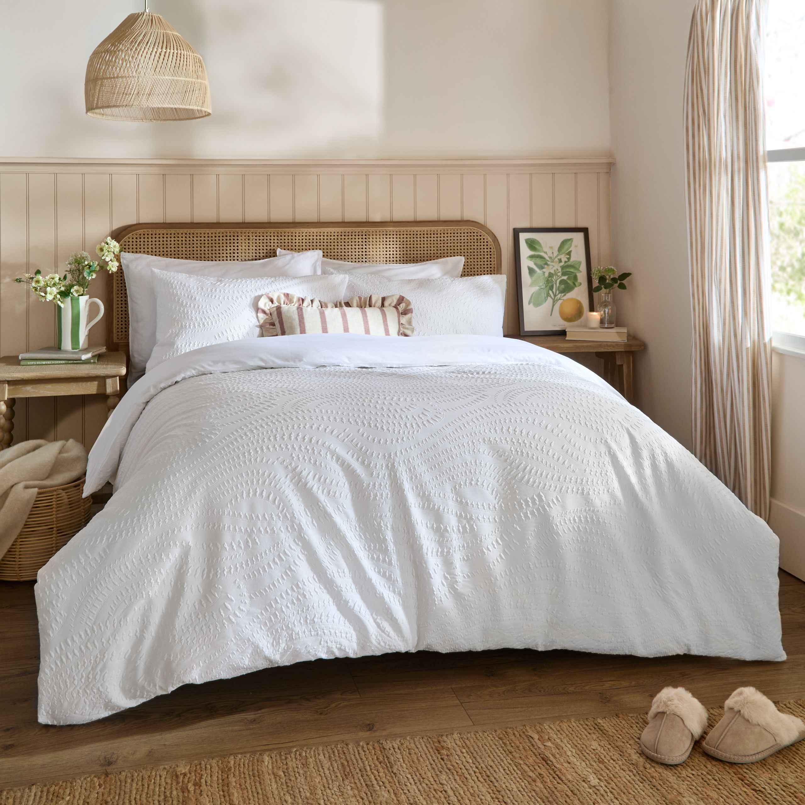 Wylder Georgia Heat Pressed Duvet Cover Set in White