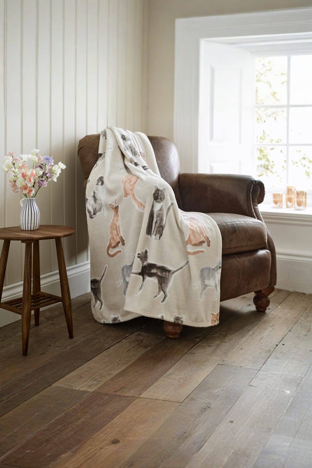 Deyongs Clowder Soft Fleece Printed Cat Throw Blanket in Natural