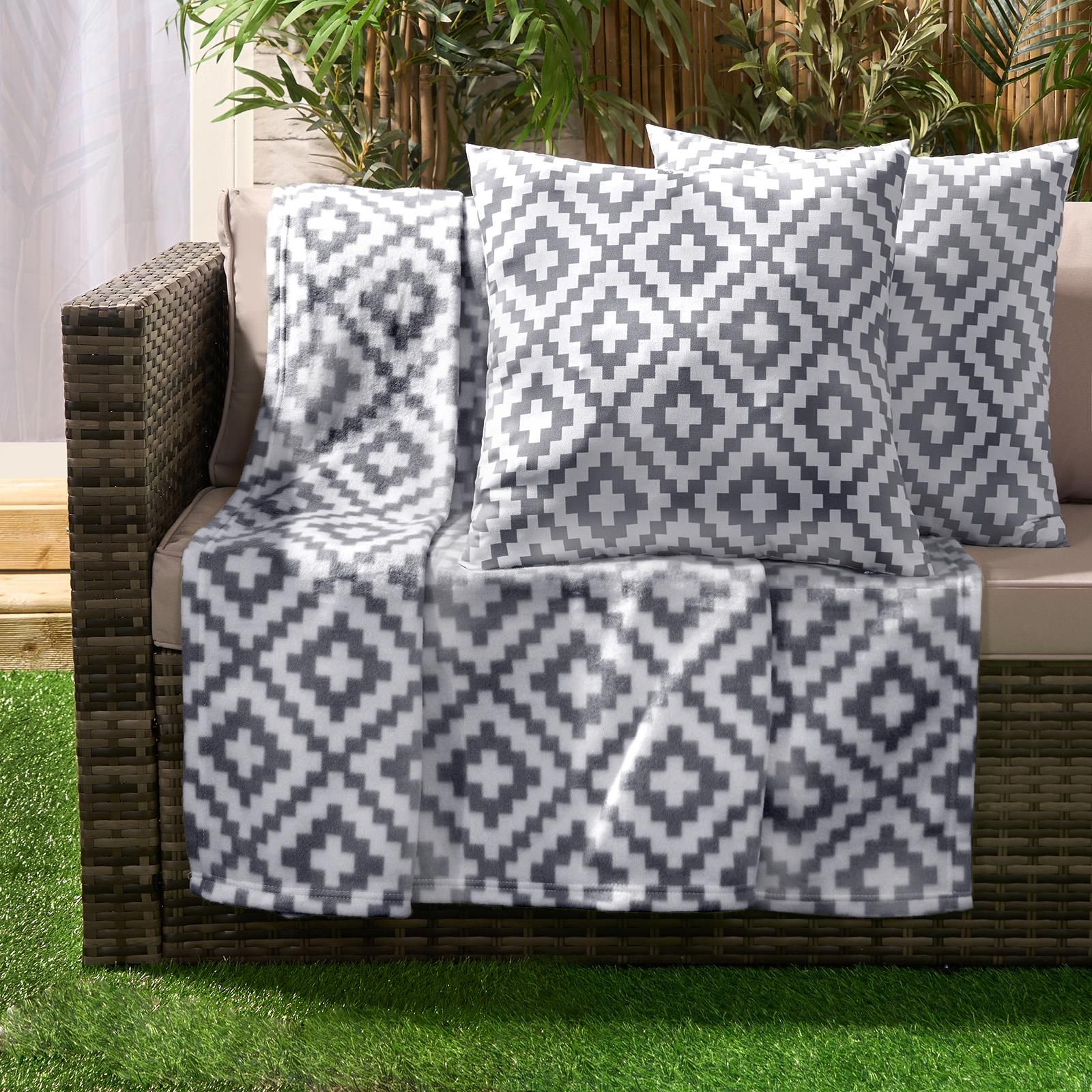 OHS Geo Tile Throw Over Bed Blanket Travel Garden Chair Soft Fleece Warm Bedspread in Light Grey