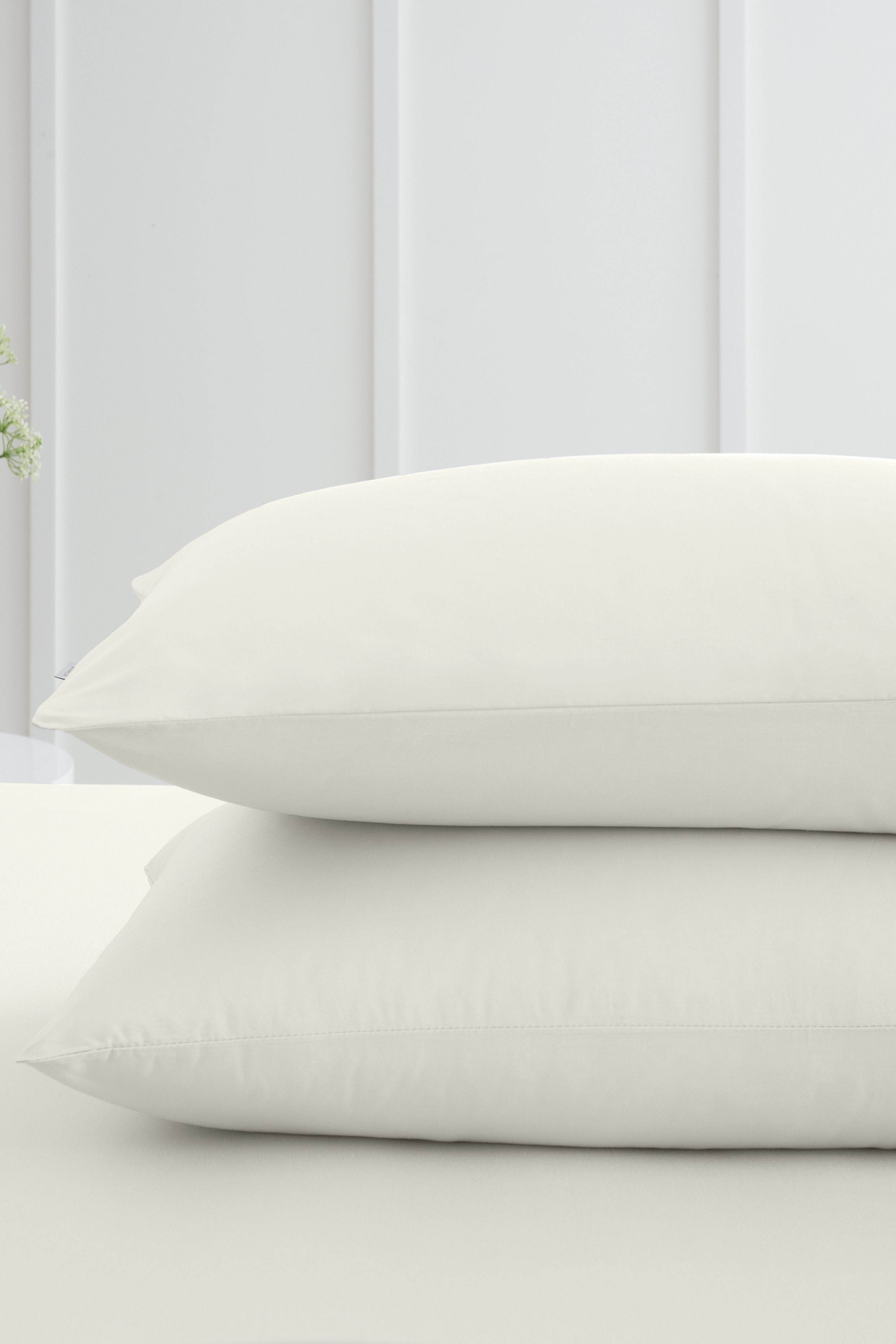 Bianca '200 Thread Count Cotton Percale' Standard Pillowcase Pair in Cream 2