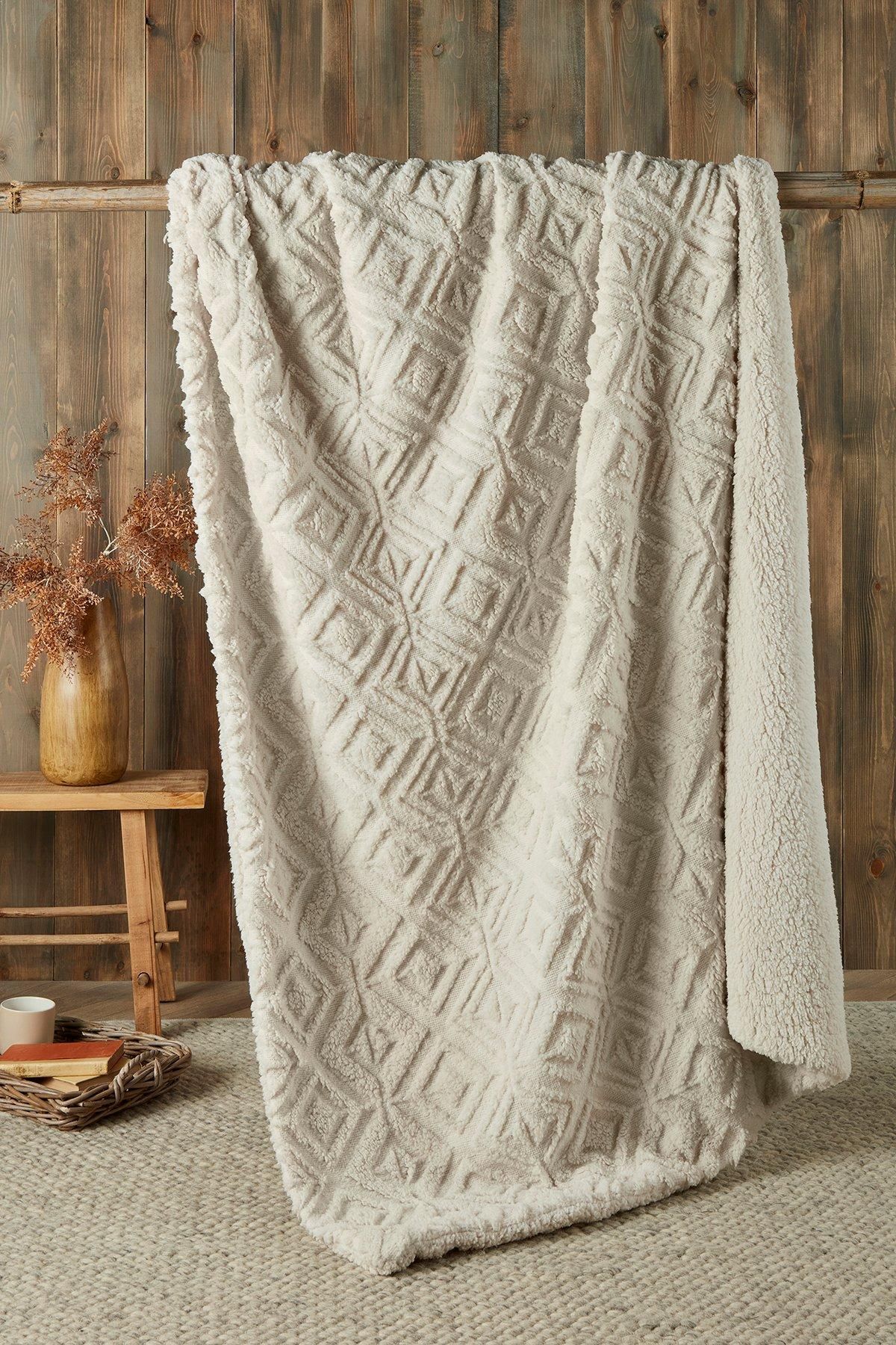 Fusion 'Romo' Fleece & Sherpa Throw in Natural