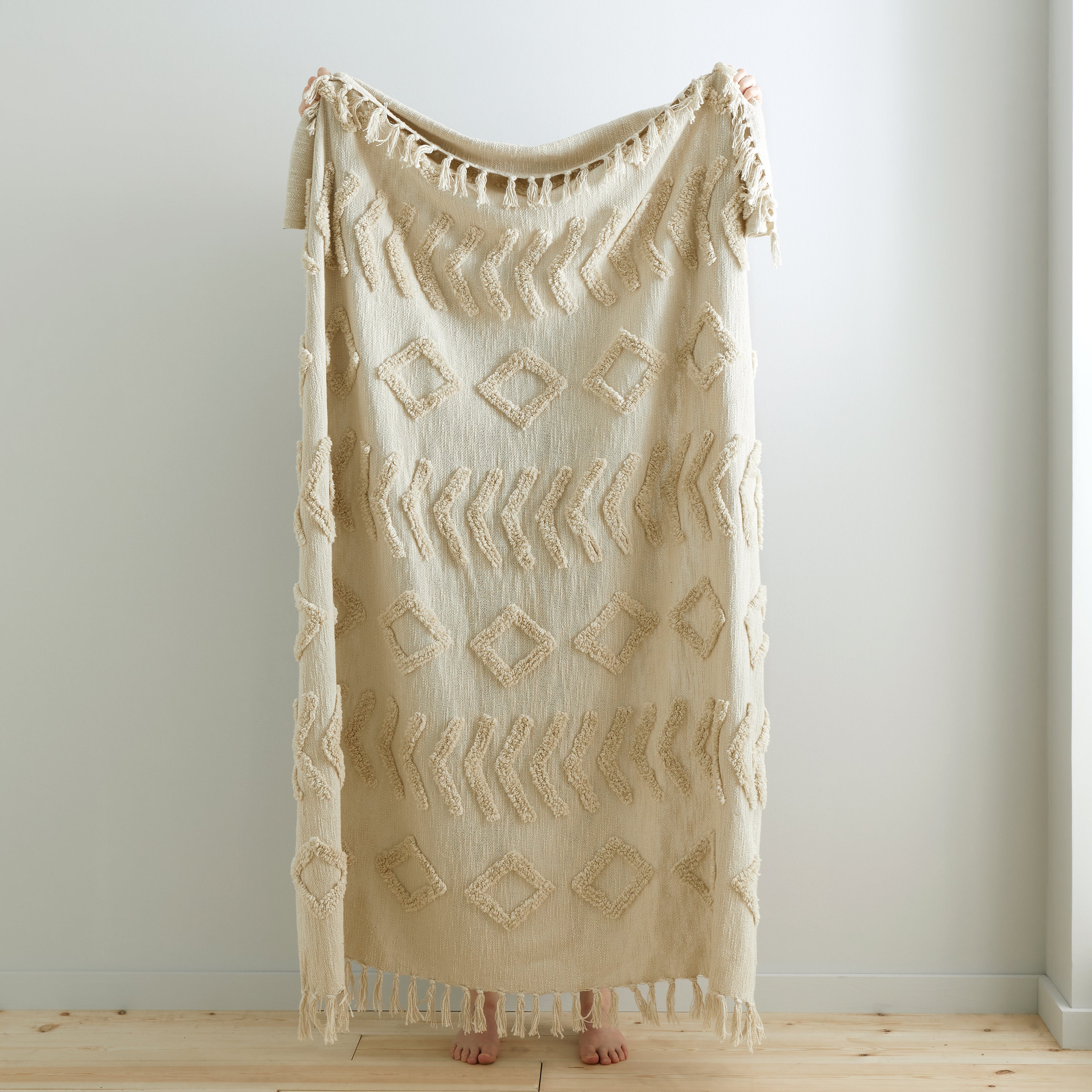 Pineapple Elephant Kabeli Tufted Cotton Throw Cream