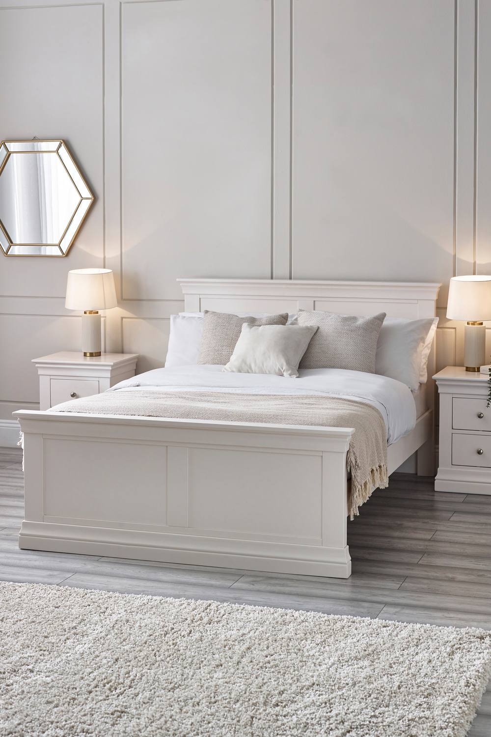 Julian Bowen Clermont Bed in White