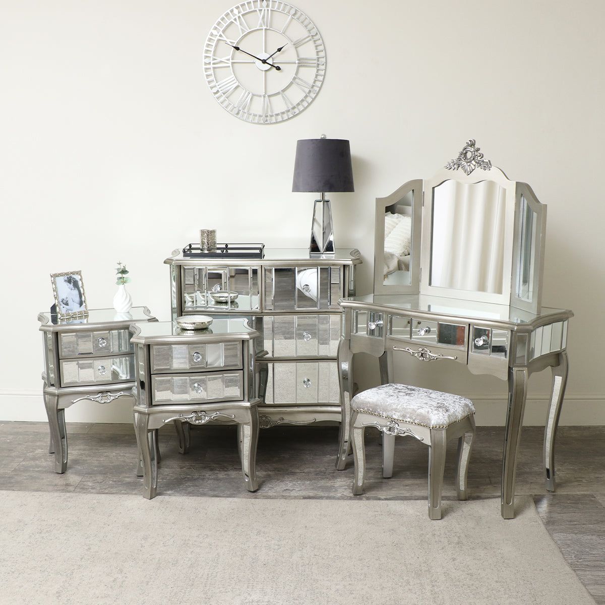 Melody Maison Silver Mirrored Bedroom Furniture, Chest Of Drawers, Dressing Table Set & Bedside Tables - Tiffany Range in Metallic Silver