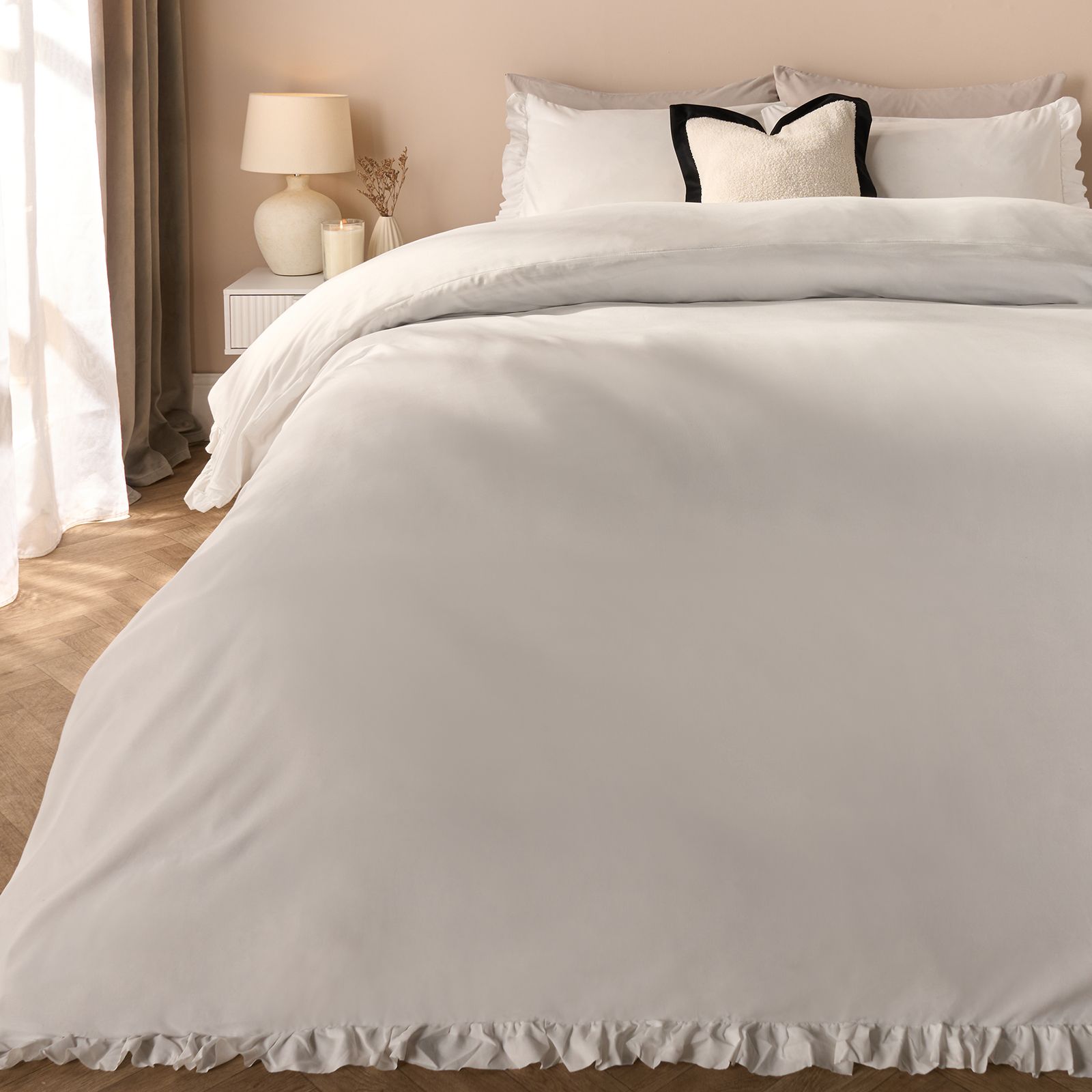 OHS Frill Edge Decor Duvet Cover with Pillowcase Bedding Set in White