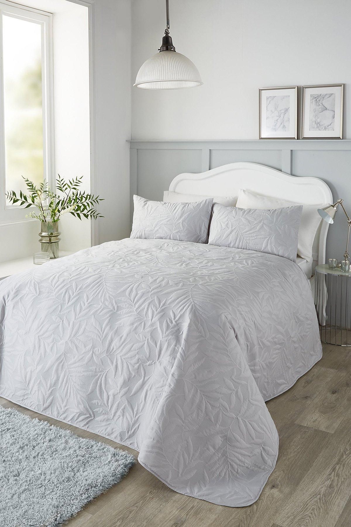 Serene 'Luana' Floral Pinsonic Microfibre Warm & Cosy Bedspread in Silver