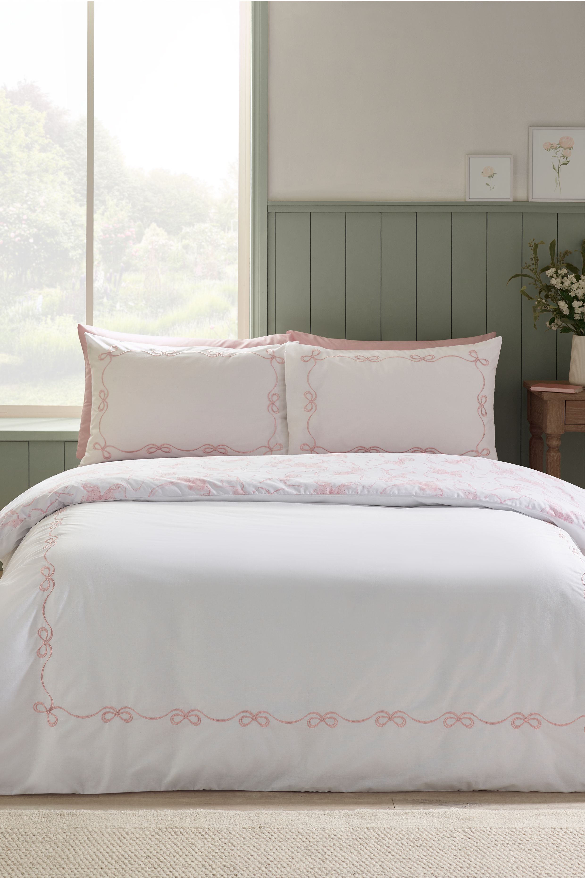 Catherine Lansfield 'Bow Embroidery' Duvet Cover Set in Pink