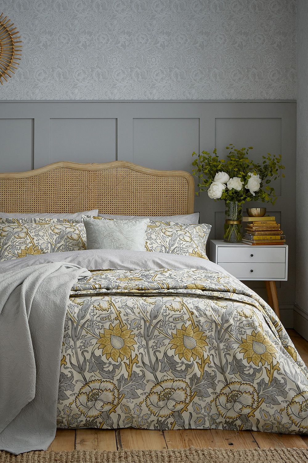 Morris & Co 'Pink & Rose' Cotton Duvet Cover Set in Grey
