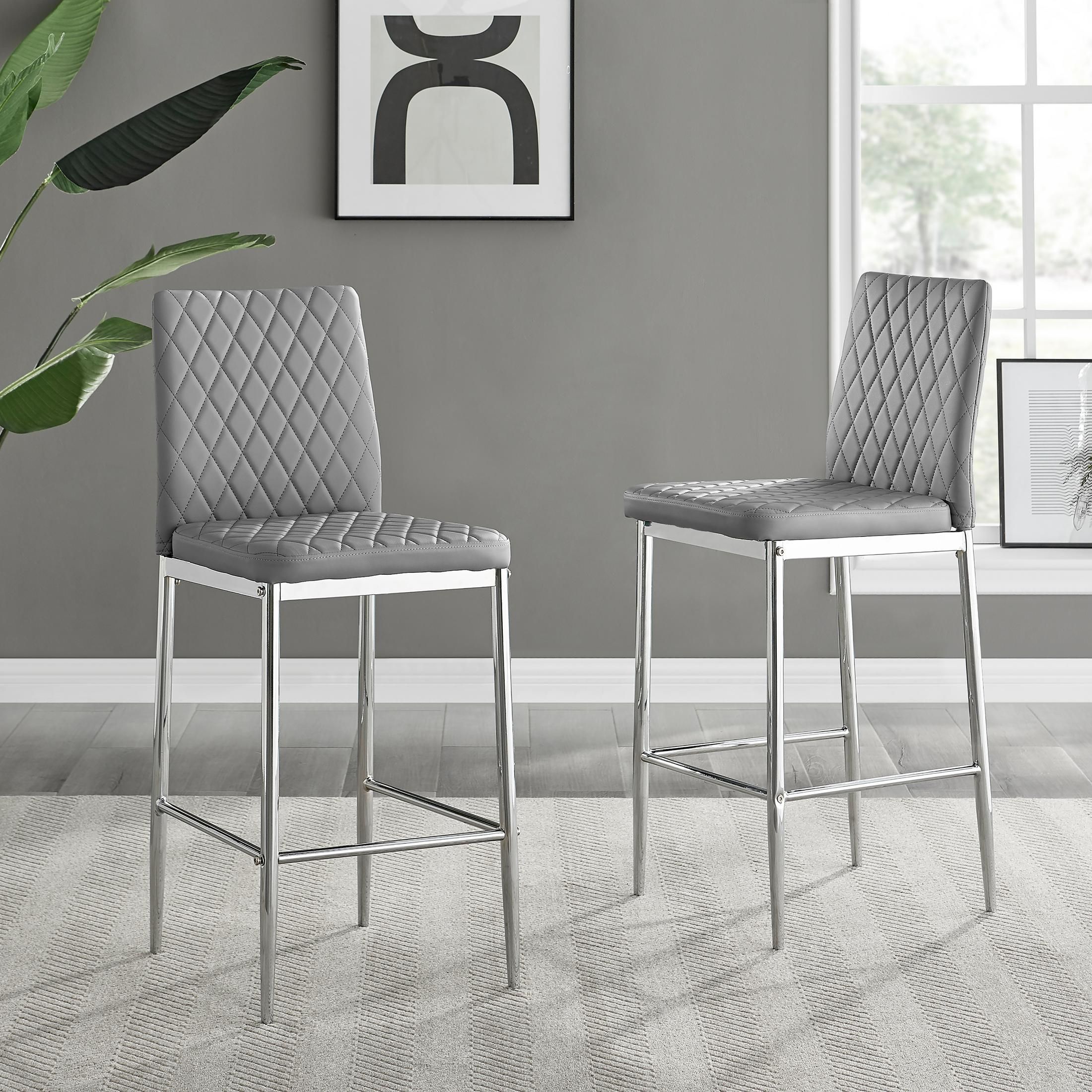 FurnitureboxUK Set of 2 Milan Hatched Faux Leather Padded Counter Stools With Silver Chrome Metal Legs in Grey