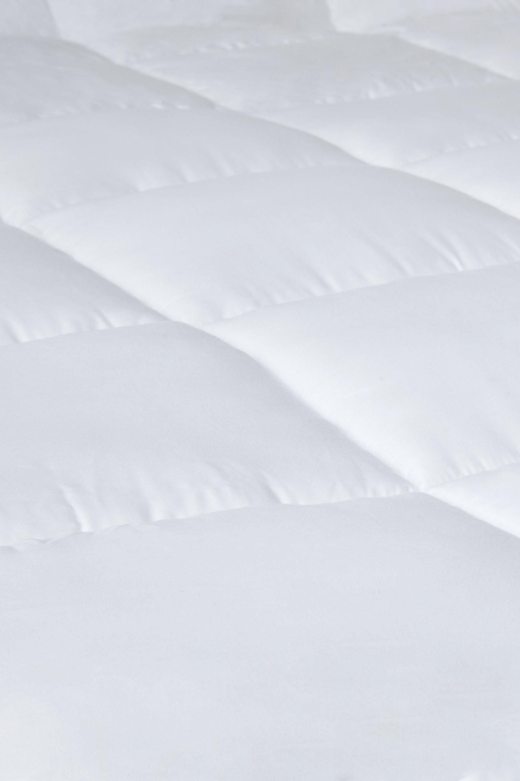 Panda London Panda Cloud 10.5 Tog Bamboo Duvet - All Seasons in White 3