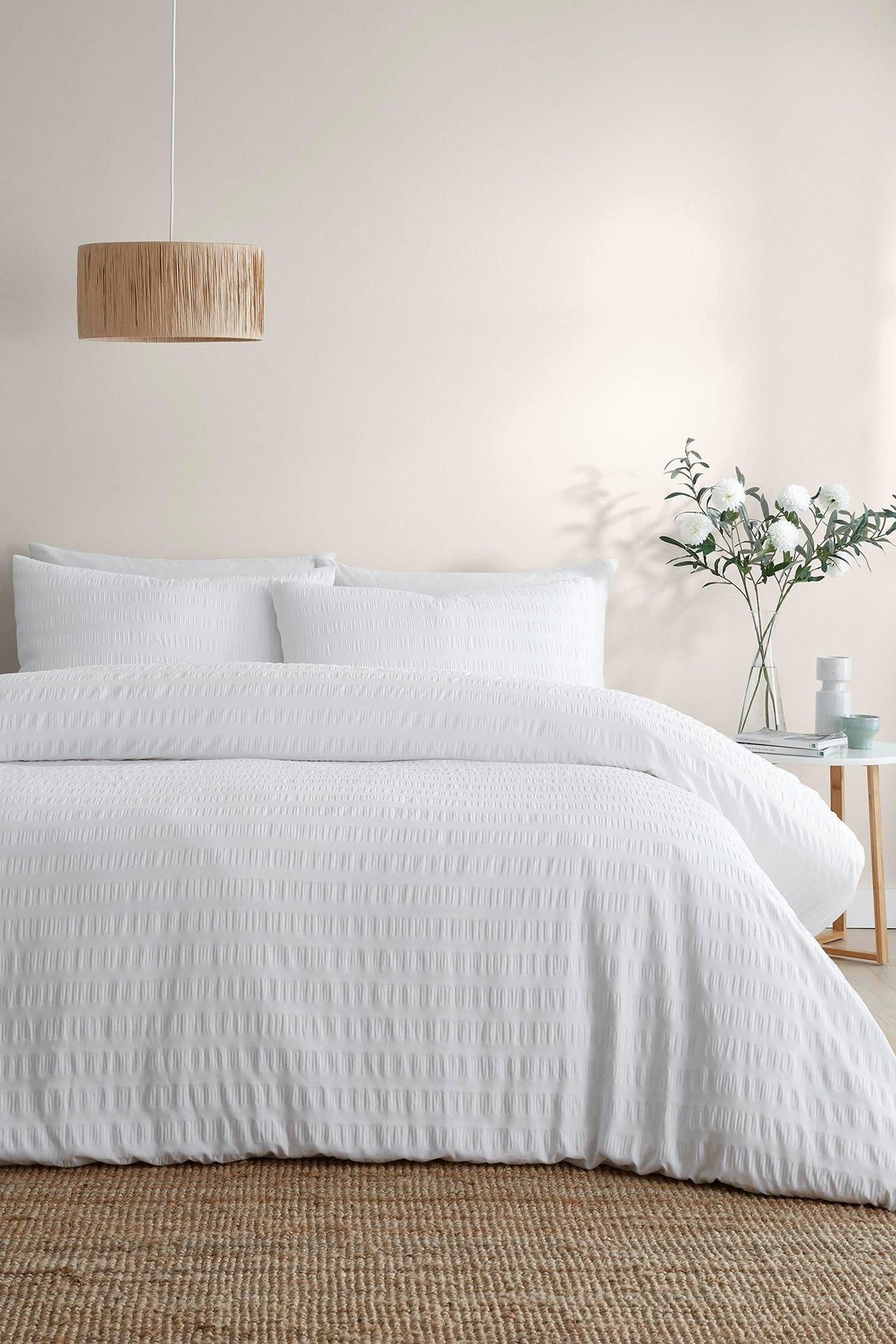 Serene 'Honley Seersucker' Textured Duvet Cover Set in White