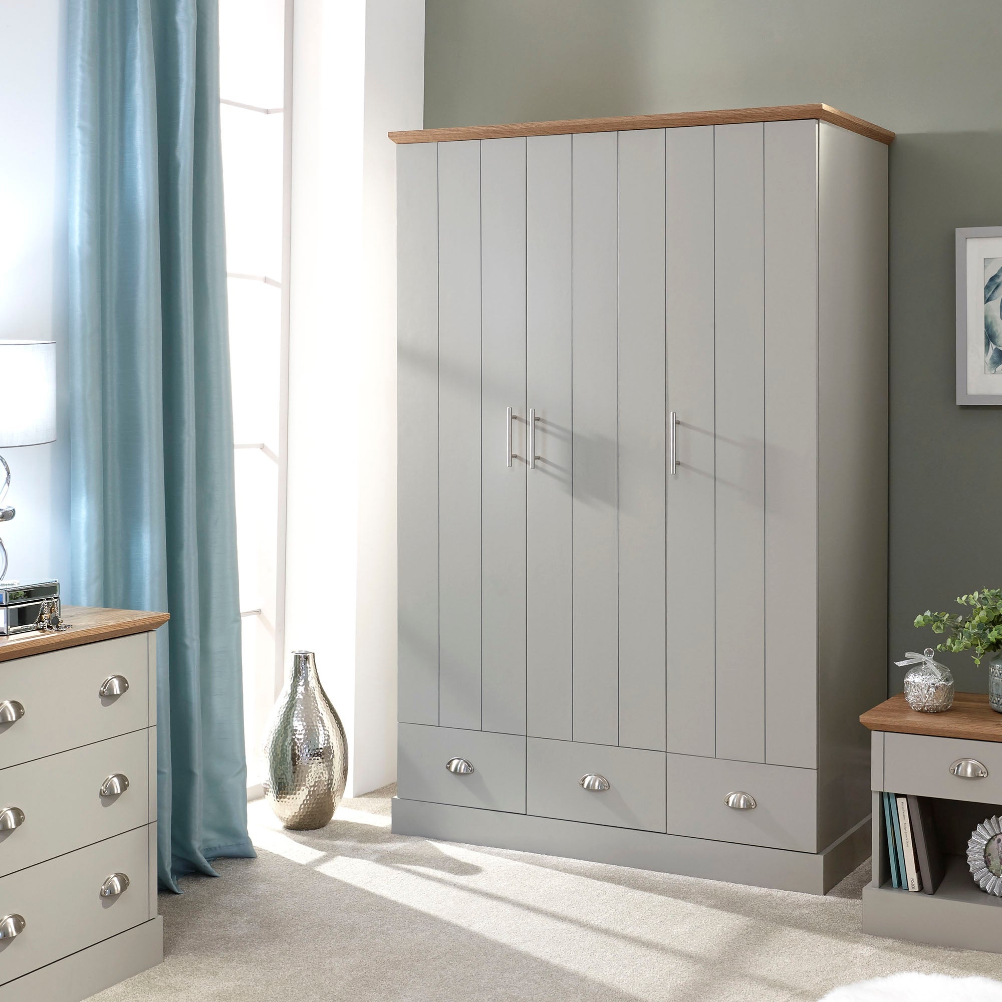 Kendal Triple Wardrobe, Grey