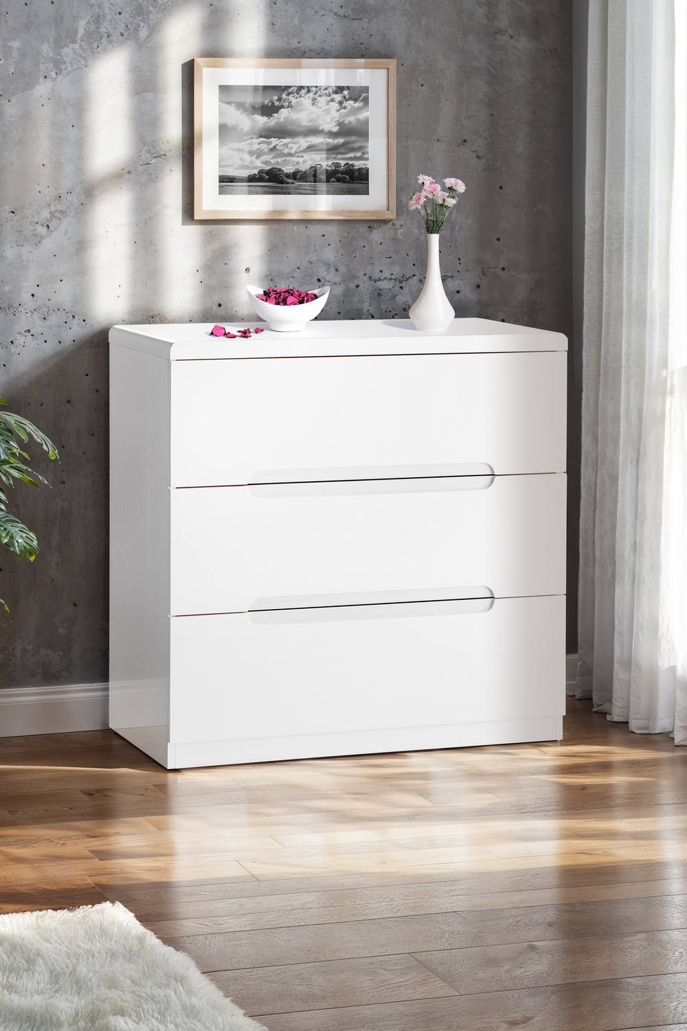 Julian Bowen Manhattan 3 Drawer Chest in White