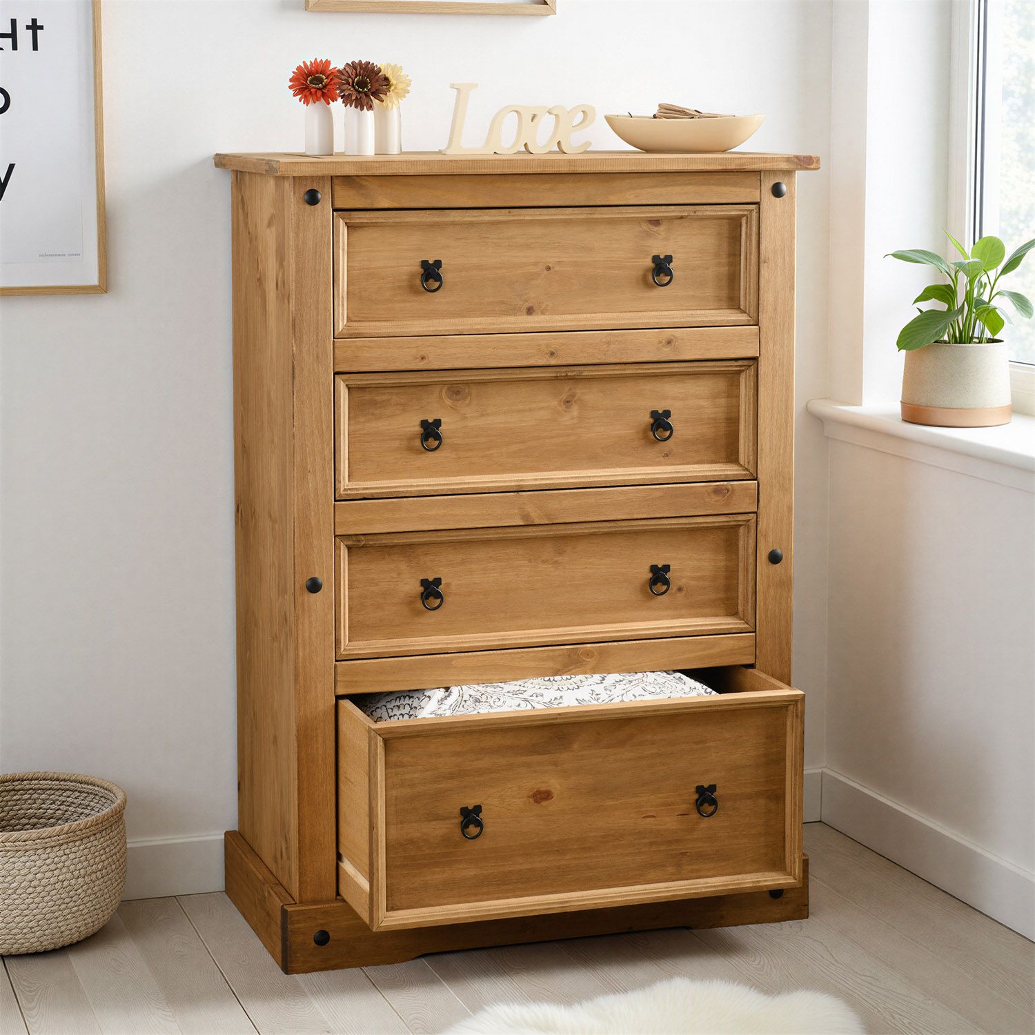 Seconique Corona 4 Drawer Chest in Natural