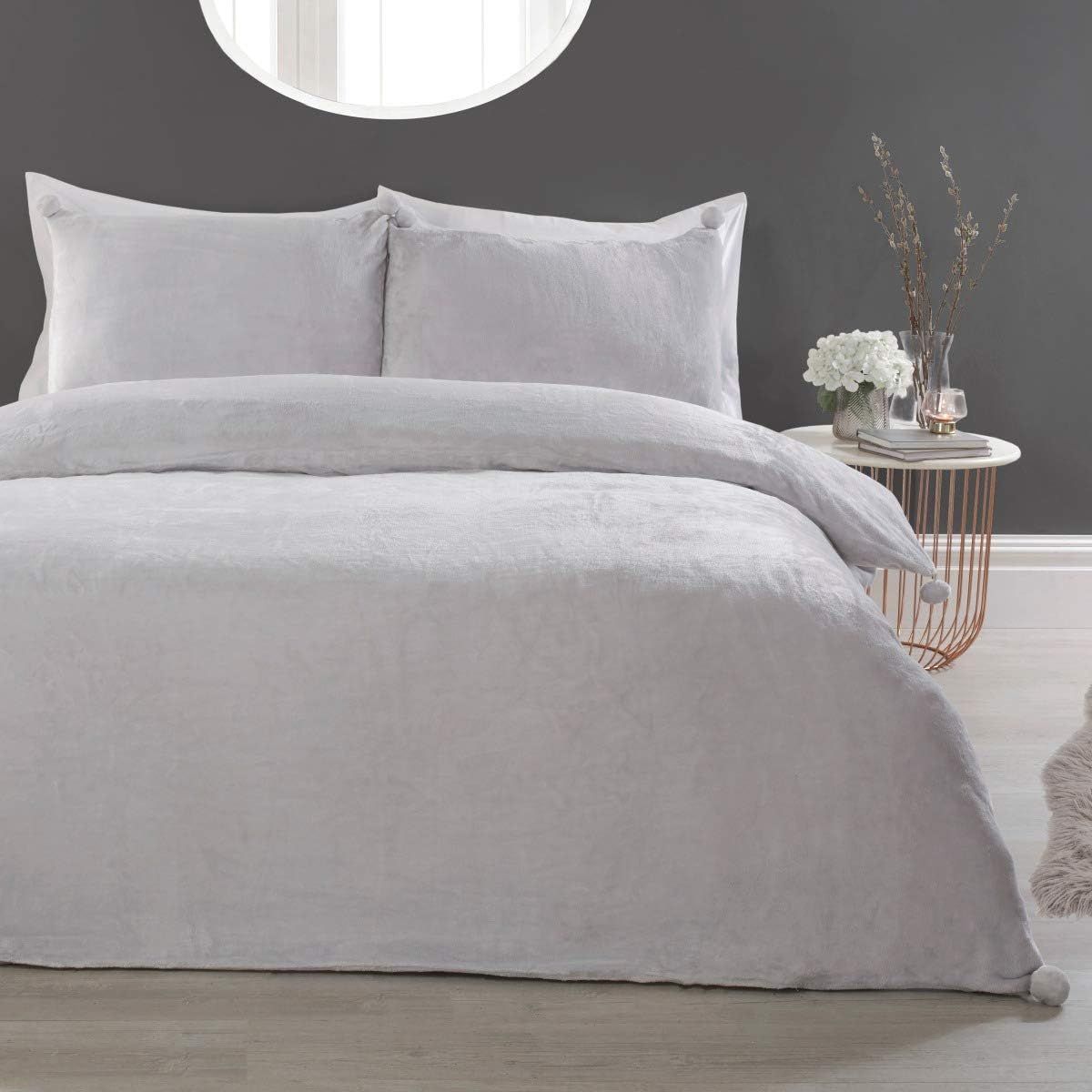 Smart Living Luxurious Pom Pom Fleece Duvet Cover with Pillowcases in Silver
