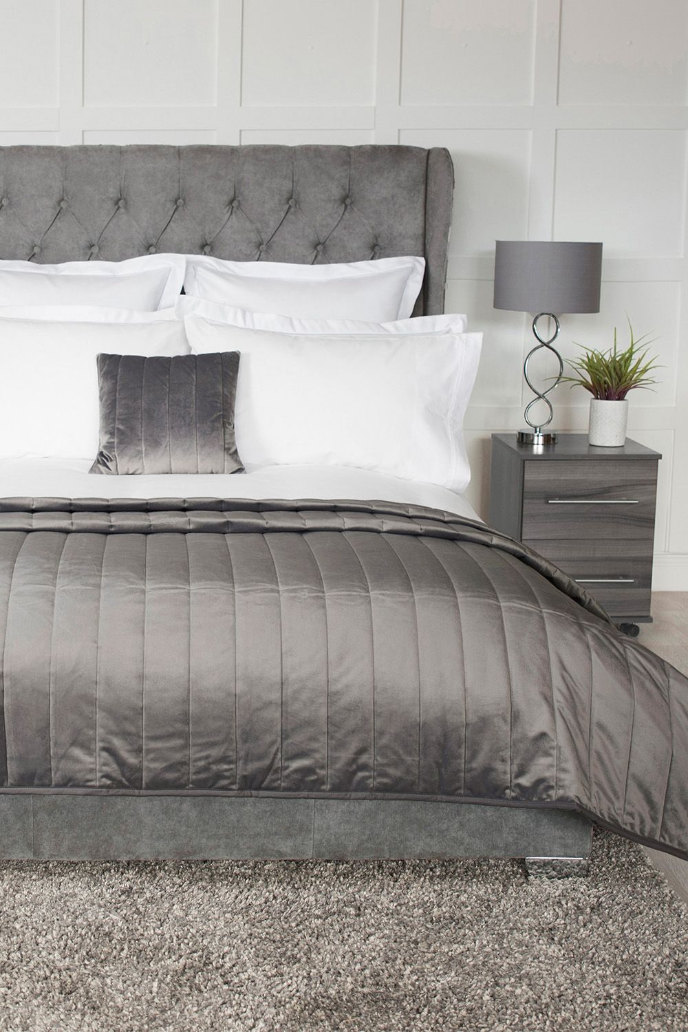 Belledorm Verona Throw 150cm X 200cm in Charcoal