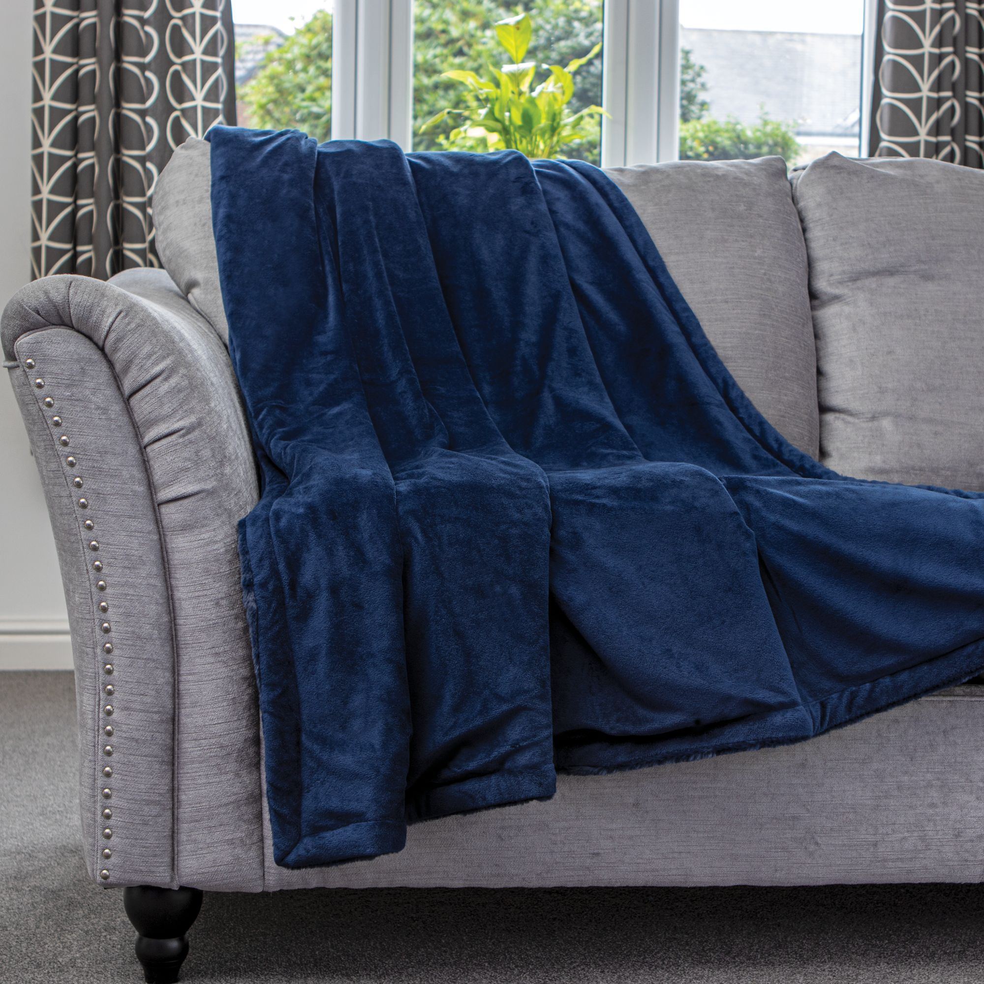 Dreamcatcher Luxury Faux Fur Polyester Throw Over Blanket 160x130cm in Dark Blue