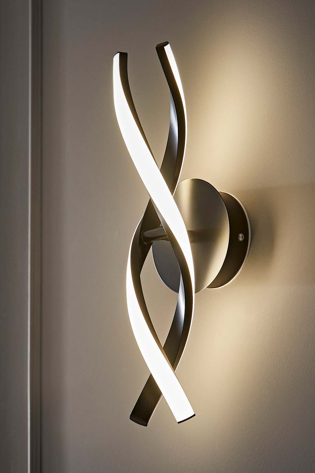 ValueLights Infinity Matte Black Double Twist IP44 Integrated LED Wall Light