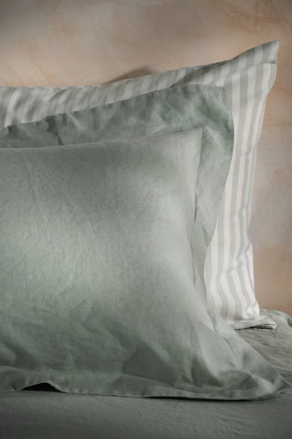 Soak&Sleep Misty Green French Linen Housewife Pillowcase Pair in Pale Green