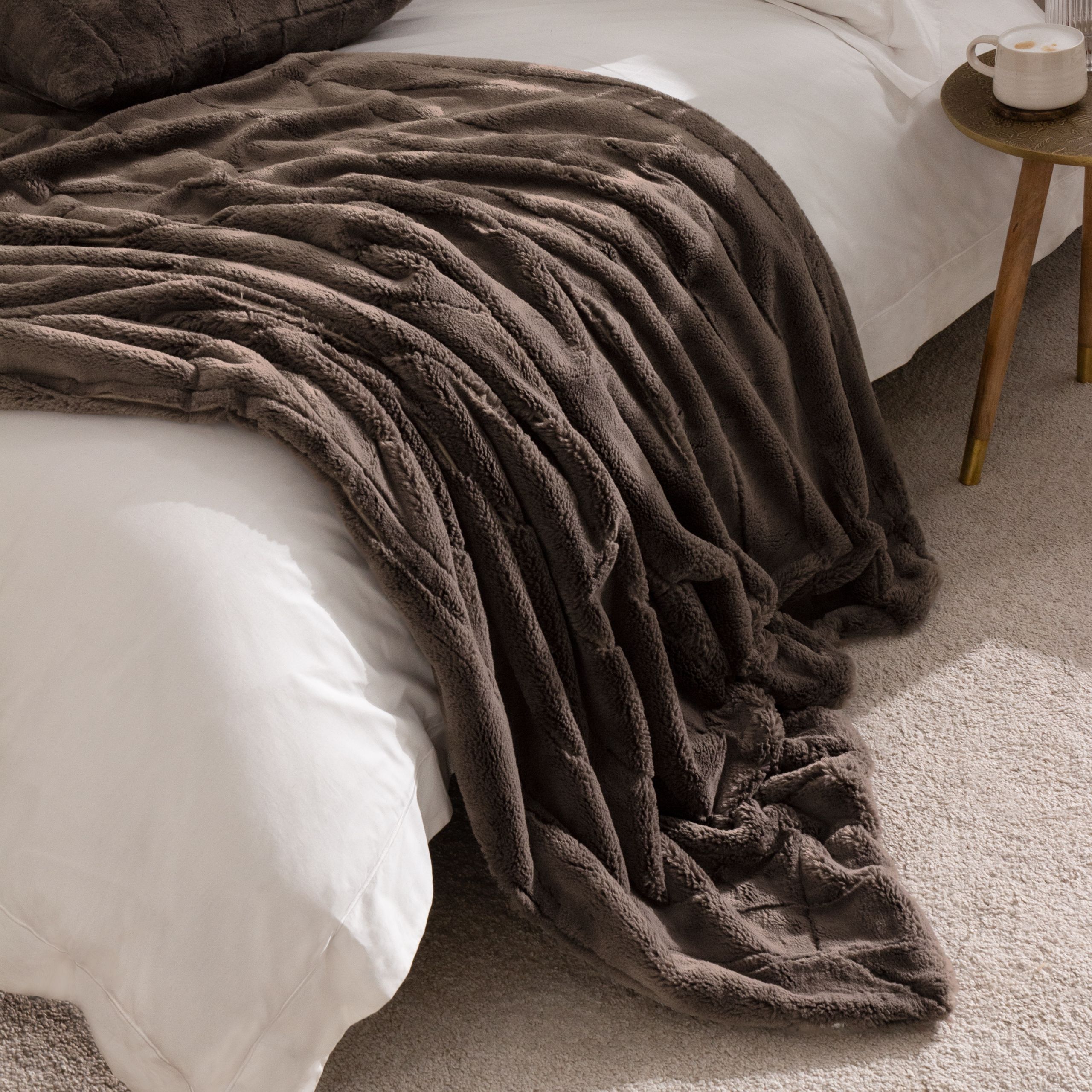 Paoletti Empress Alaskan Faux Fur Throw in Taupe