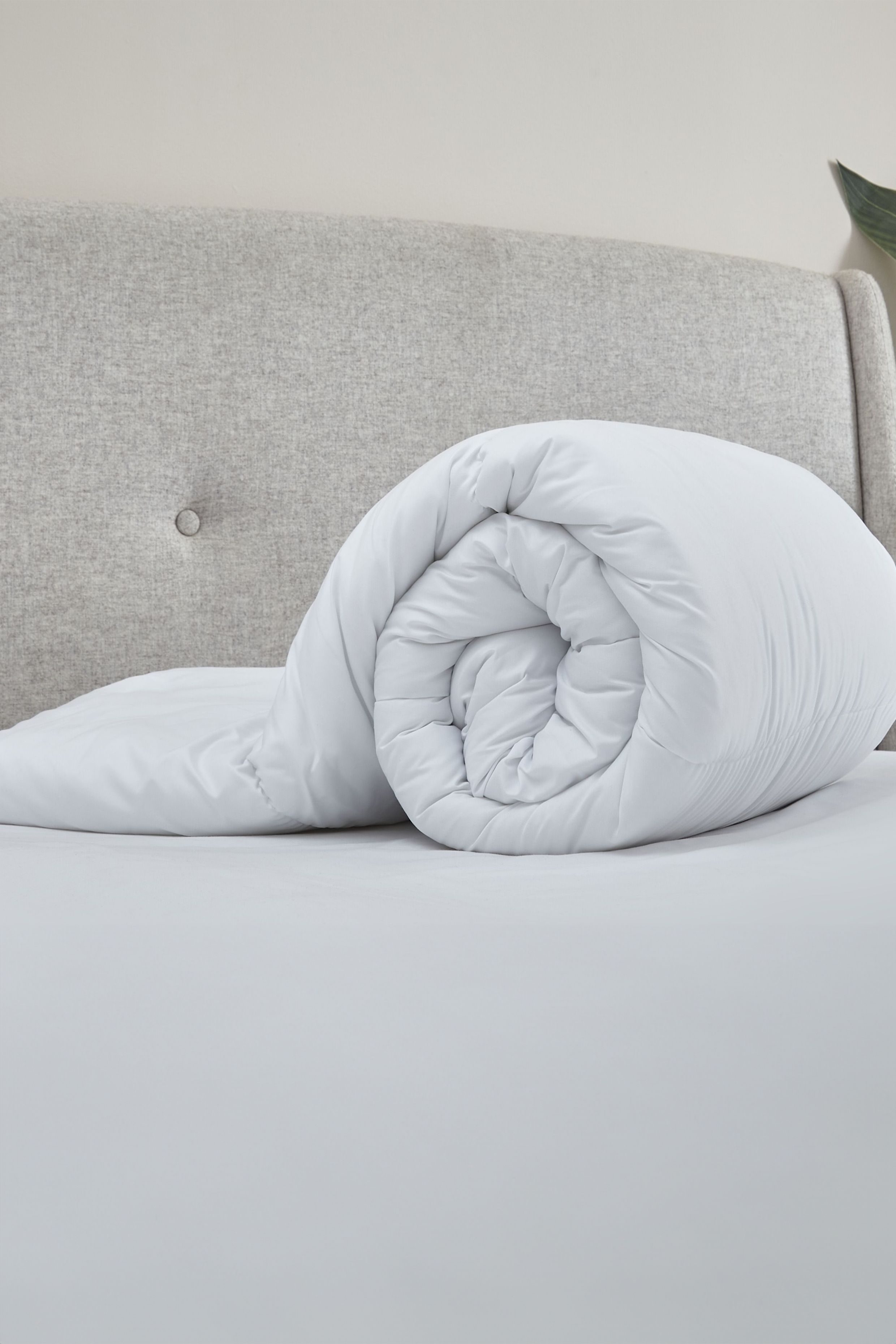 Catherine Lansfield 'So Soft Hollowfibre' Duvet in White