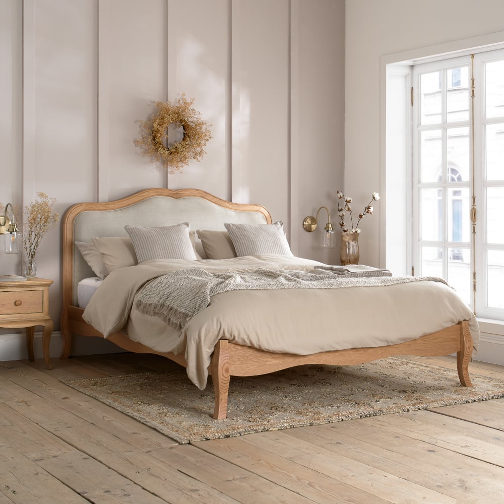 Hatti - Super King Size - Low Foot-End Bed - White/Natural - Faux Fur/Wooden - 6ft