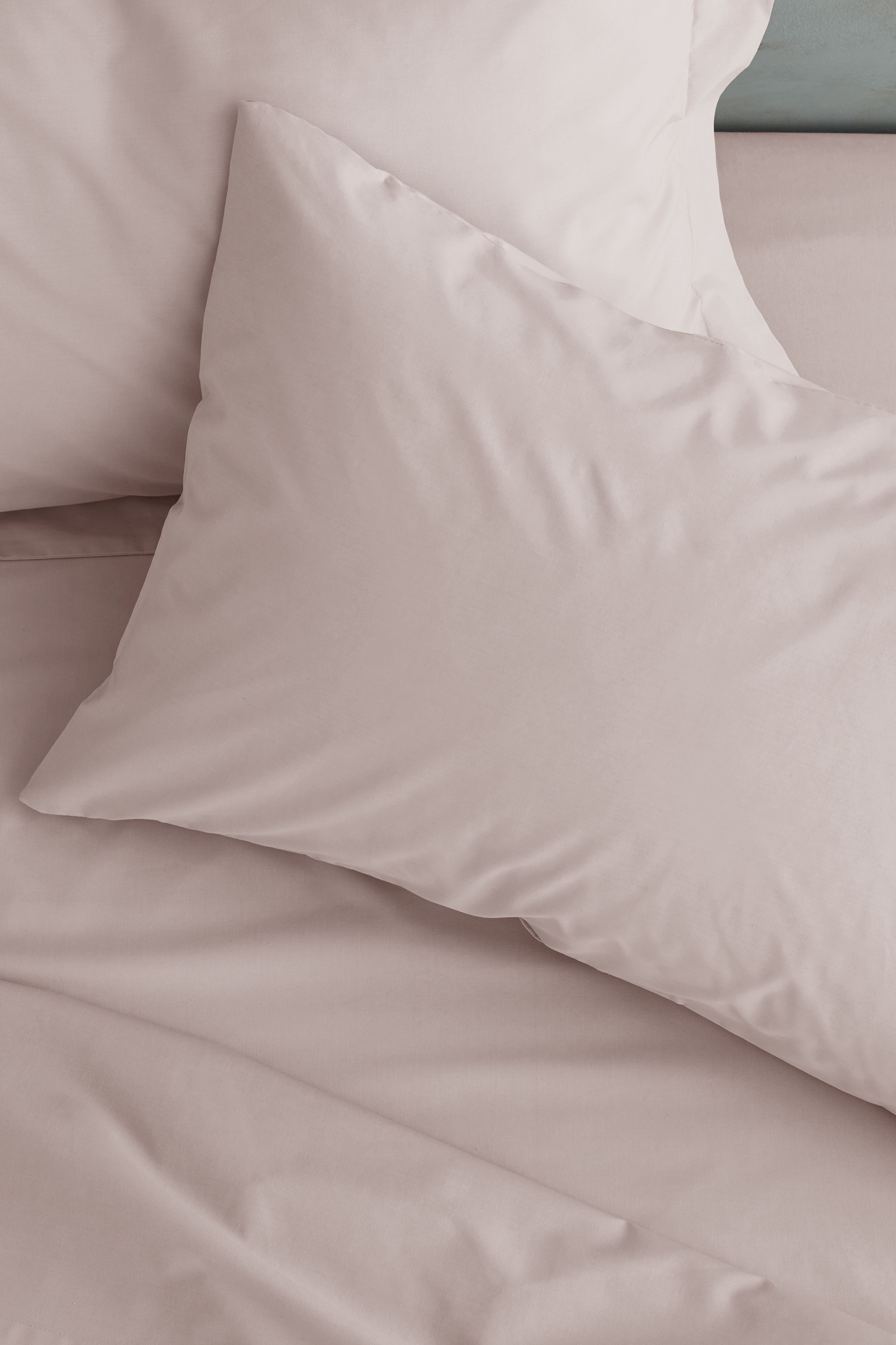 Catherine Lansfield 'Easy Iron Percale' Standard Pillowcase Pair in Pink