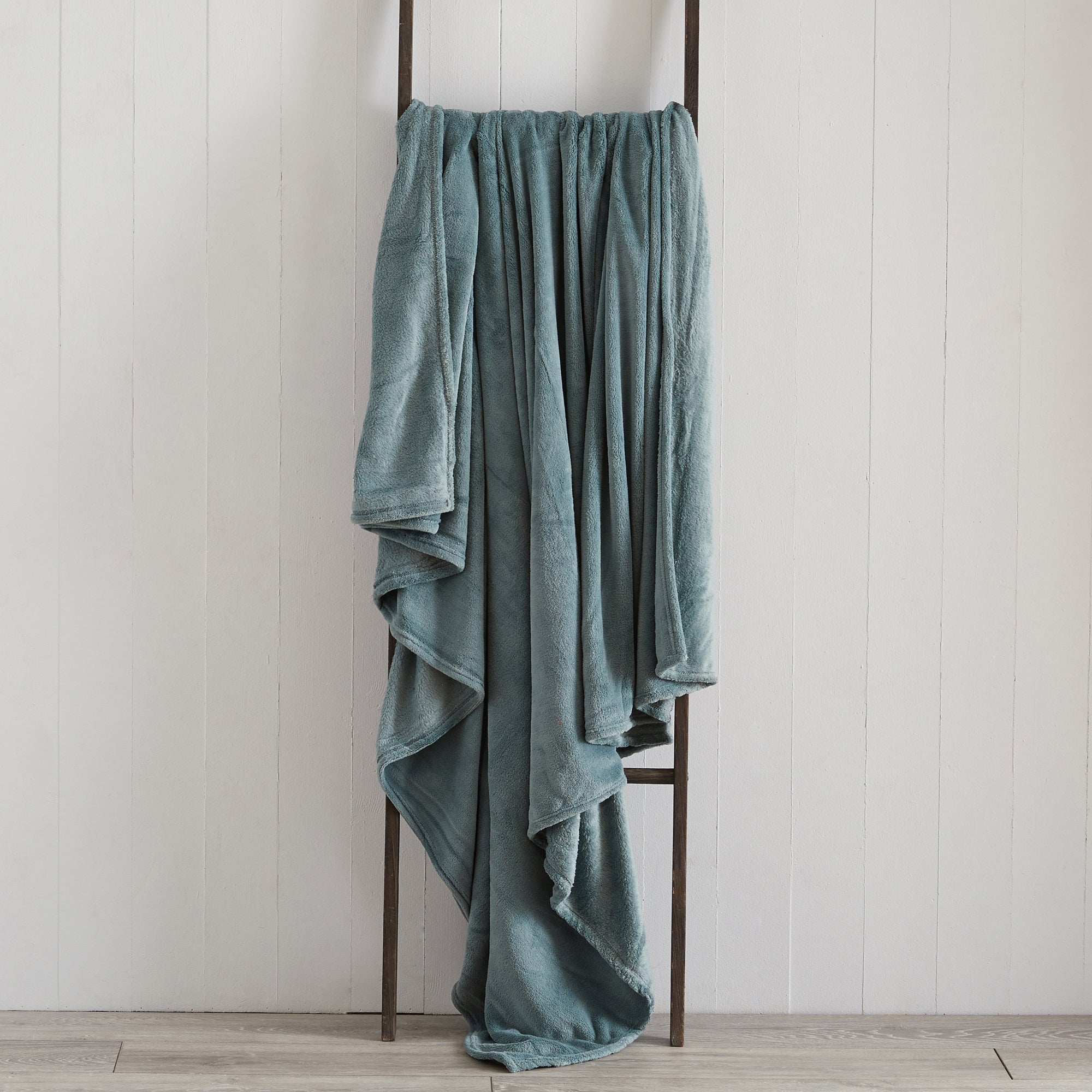 Seriously Soft 220cm x 220cm Throw Blue