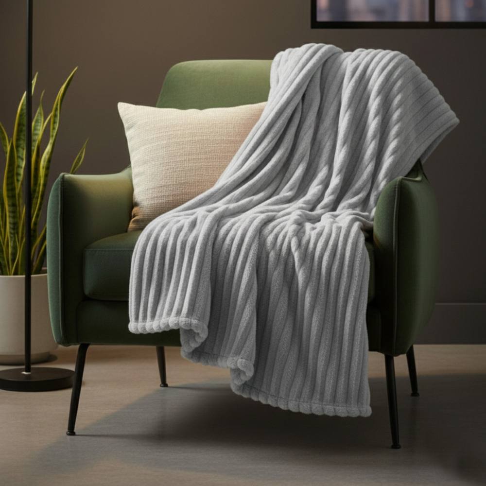 Snug City Chunky Ribbed Mink Throw Ultra Soft Warm Elegant Blanket for Sofa Bed in Silver