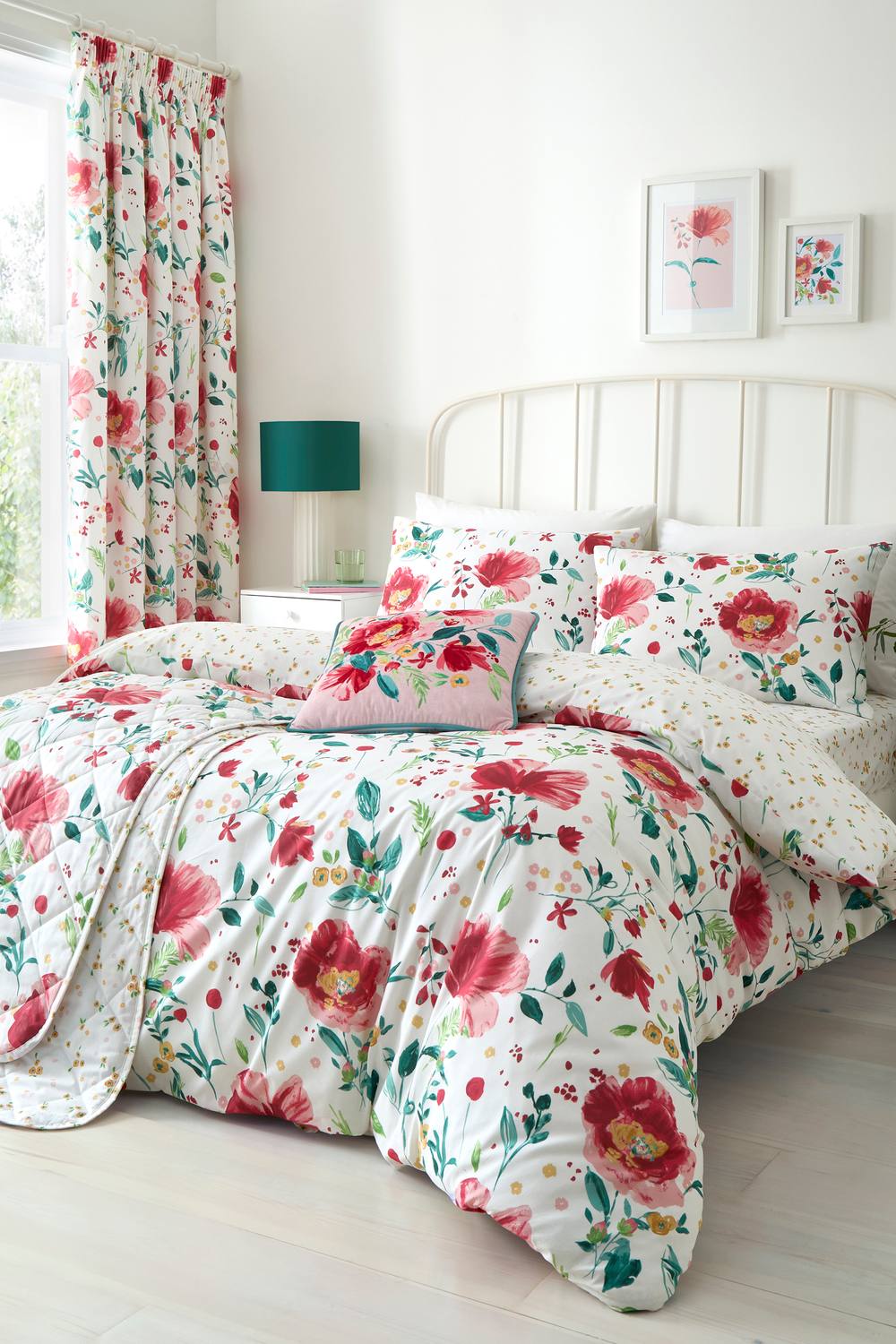 Dreams & Drapes 'Abstract Poppy' Easy Care Duvet Cover Set 5