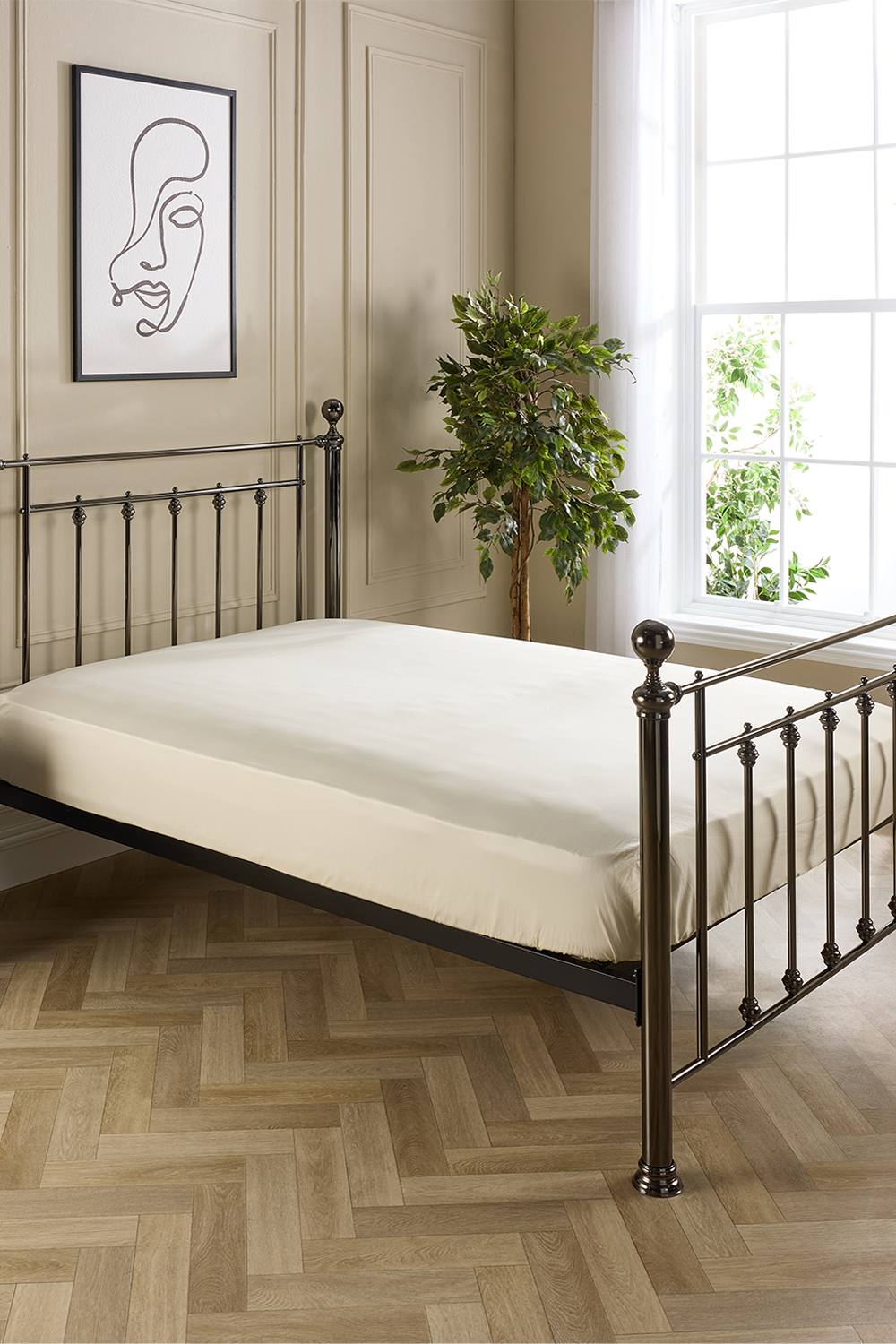 Hotel Pure Luxury 5 Star Fitted Sheet in Cream