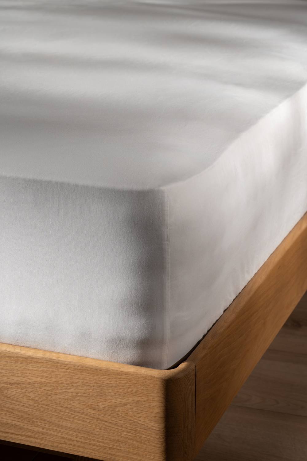 Soak&Sleep White Stonewashed Cotton 30cm Fitted Sheet