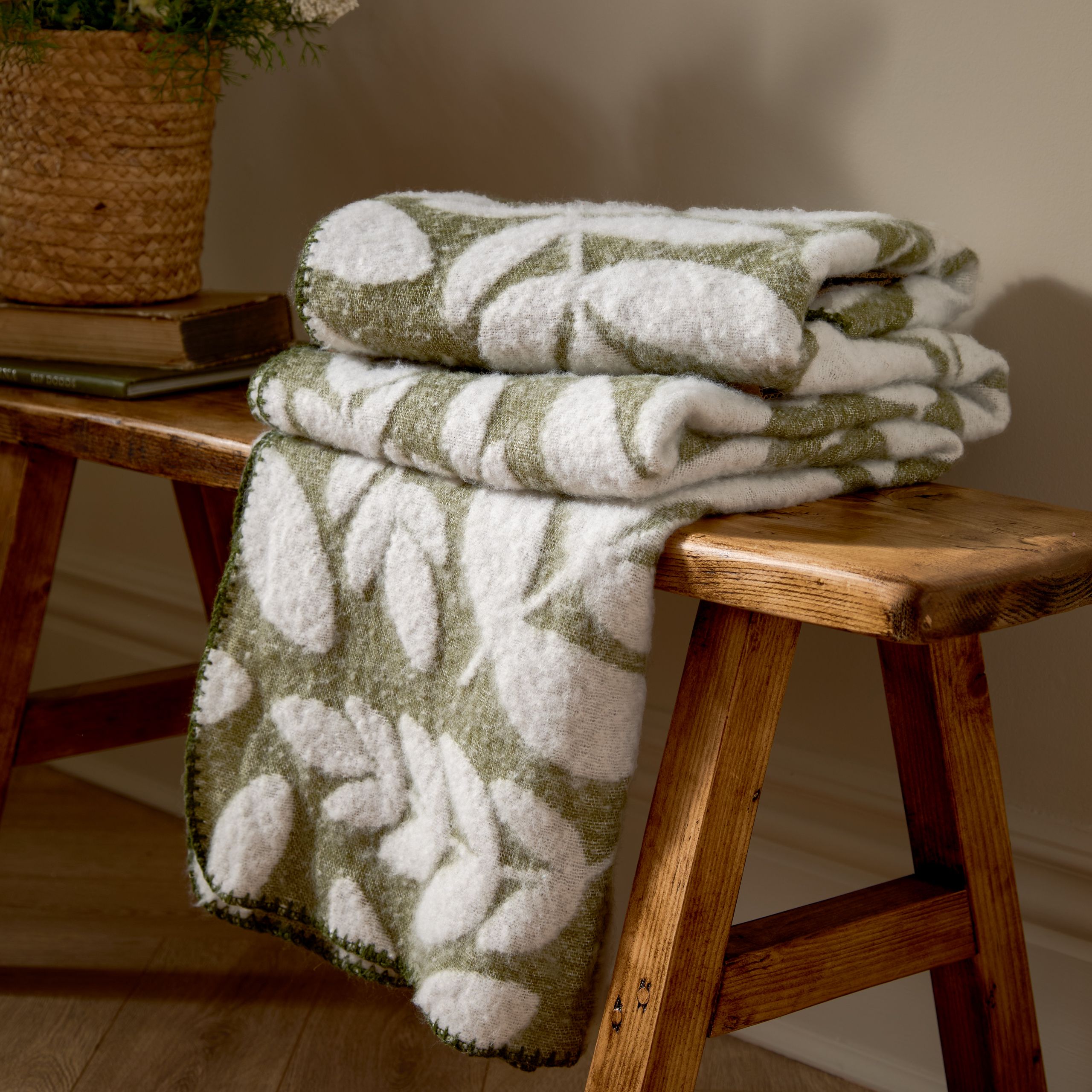 Wylder Nature Hazel Woven Throw in Olive