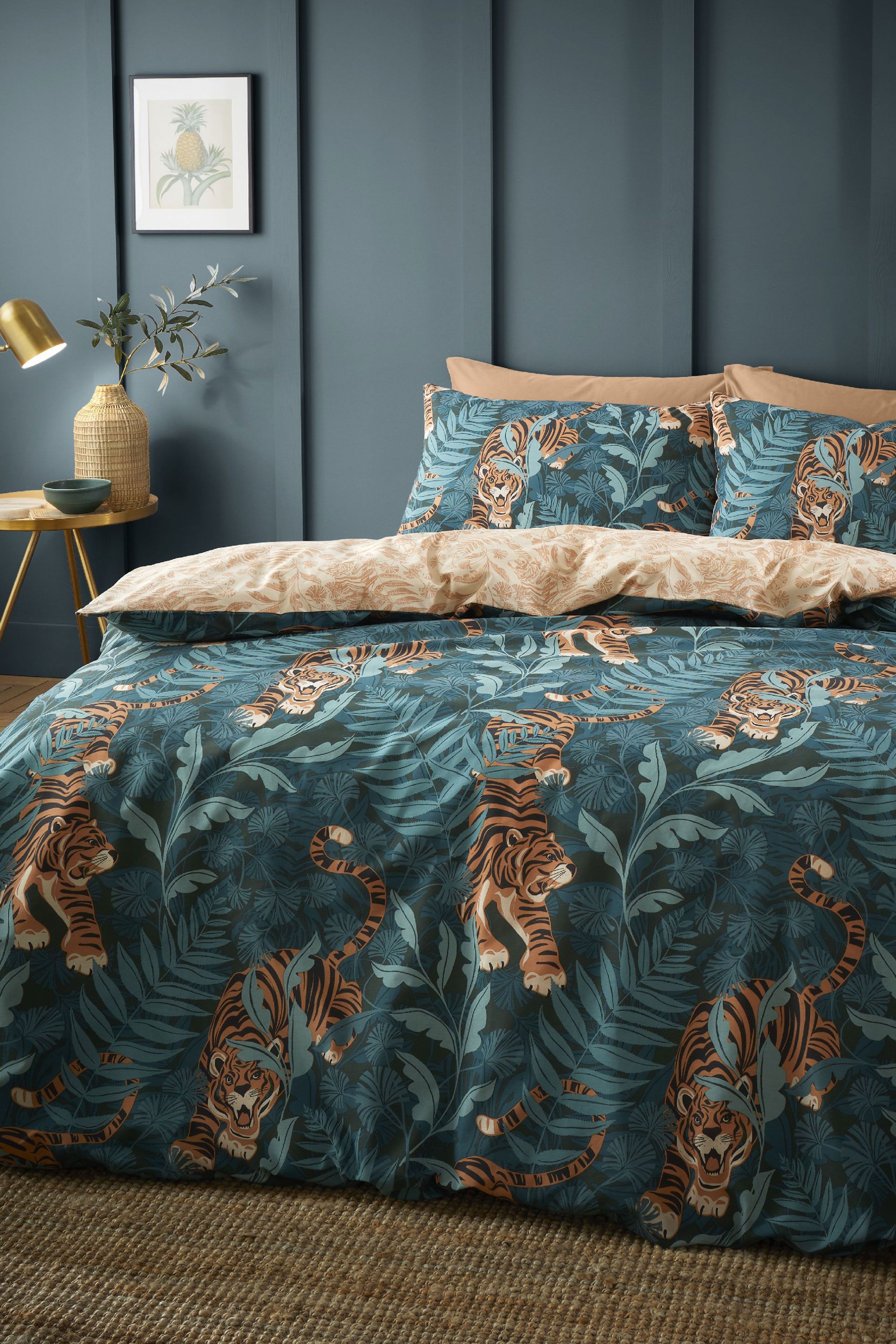 Catherine Lansfield 'Tropic Tiger Leaf' Duvet Cover Set in Green