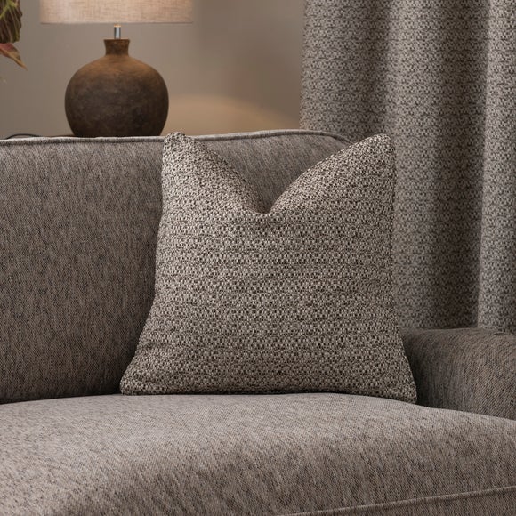 Ridley Cushion