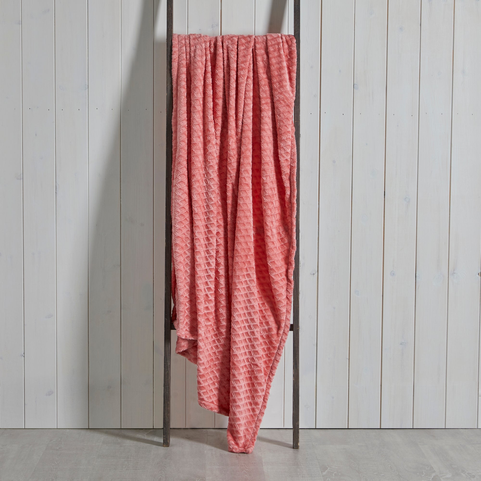 Willow Recycled 130cm x 180cm Throw Coral