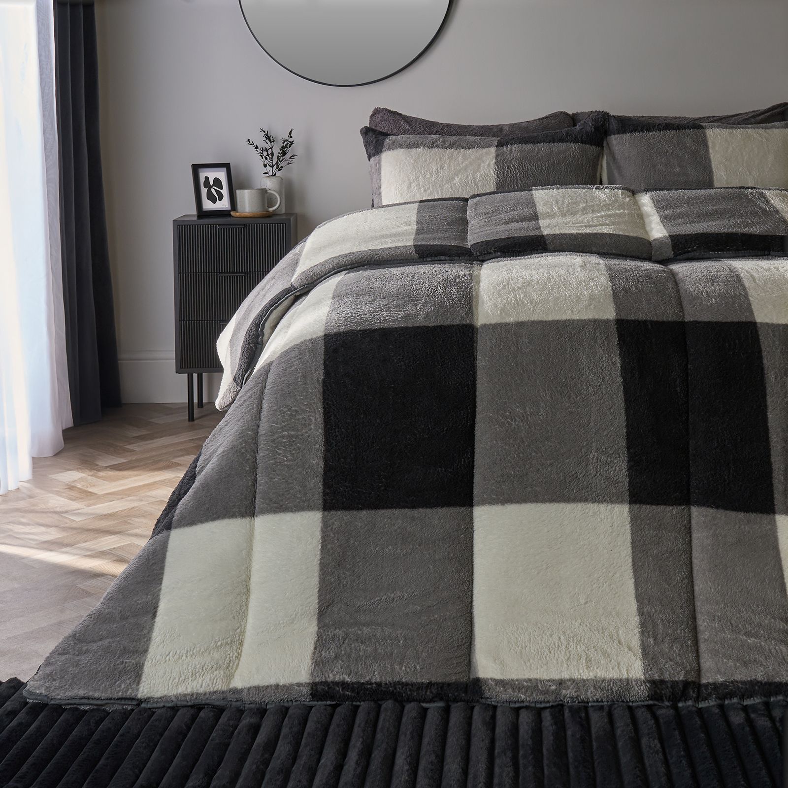 OHS Check Coverless Duvet Pillowcase Bedding Set Teddy Fleece Gingham Quilt 10.5 TOG in Light Grey