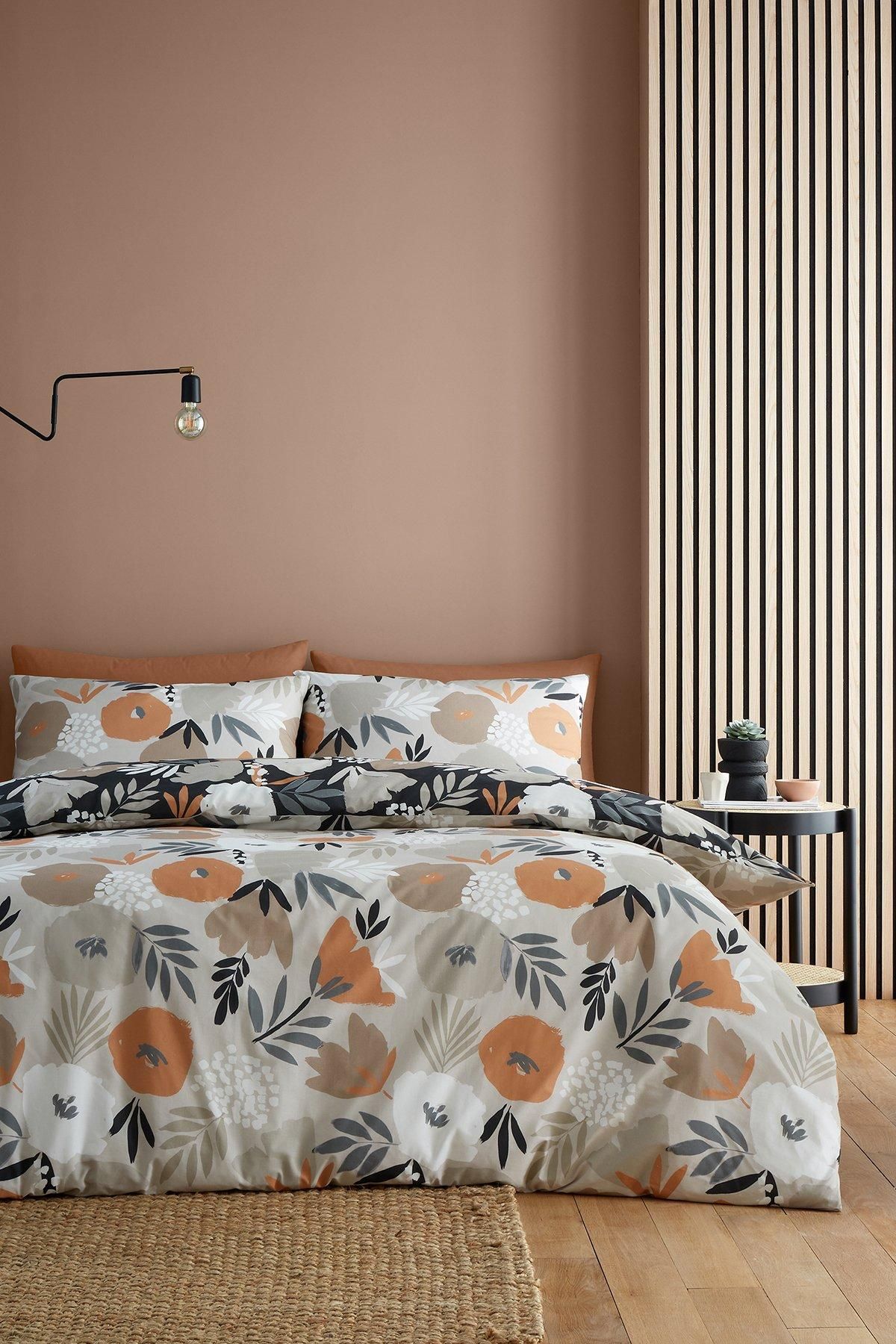 Fusion 'Yasmin' Abstract Floral Easycare Duvet Cover Set in Black 4