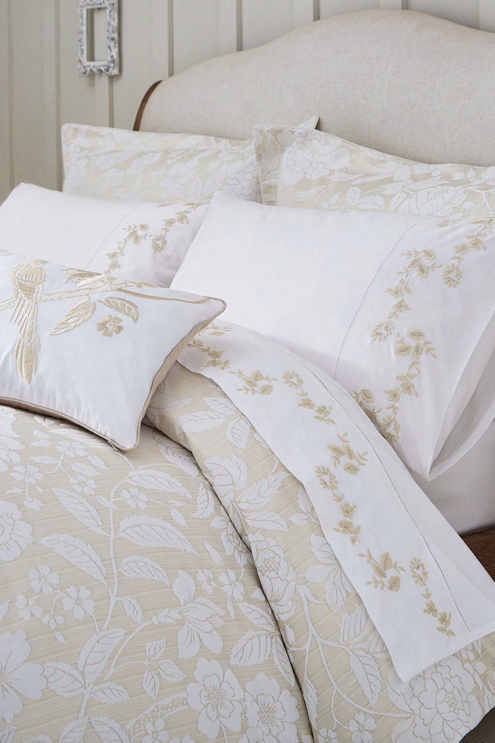 Sanderson 'Pyramus' Cotton Duvet Cover Set in Natural 2