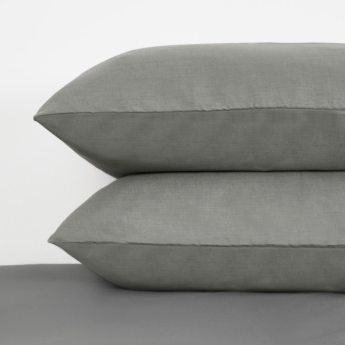 OHS 2 x Soft Plain Cotton Housewife Pillowcases in Grey